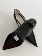 Black 90s leather pumps