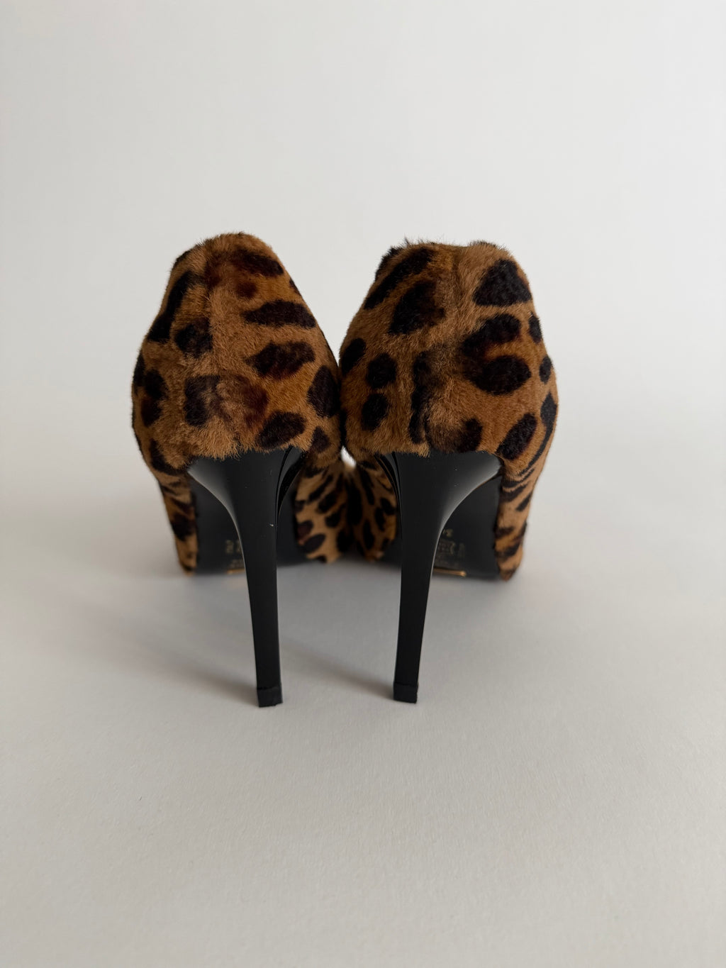 Collette vintage fur leopard heels