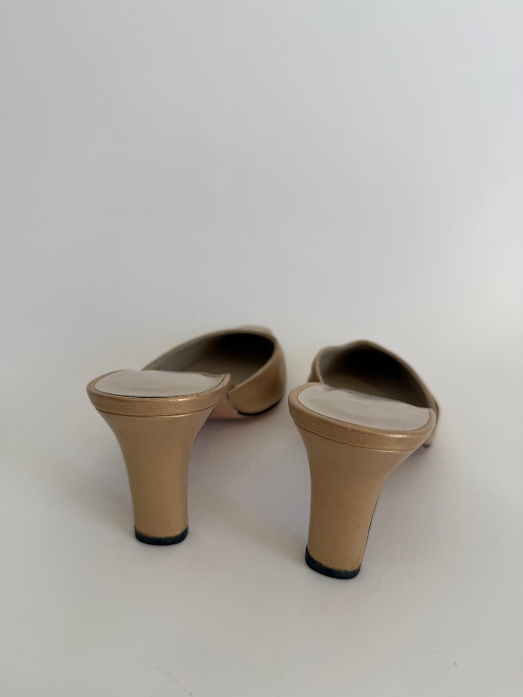 Gold mules leather 90s heels