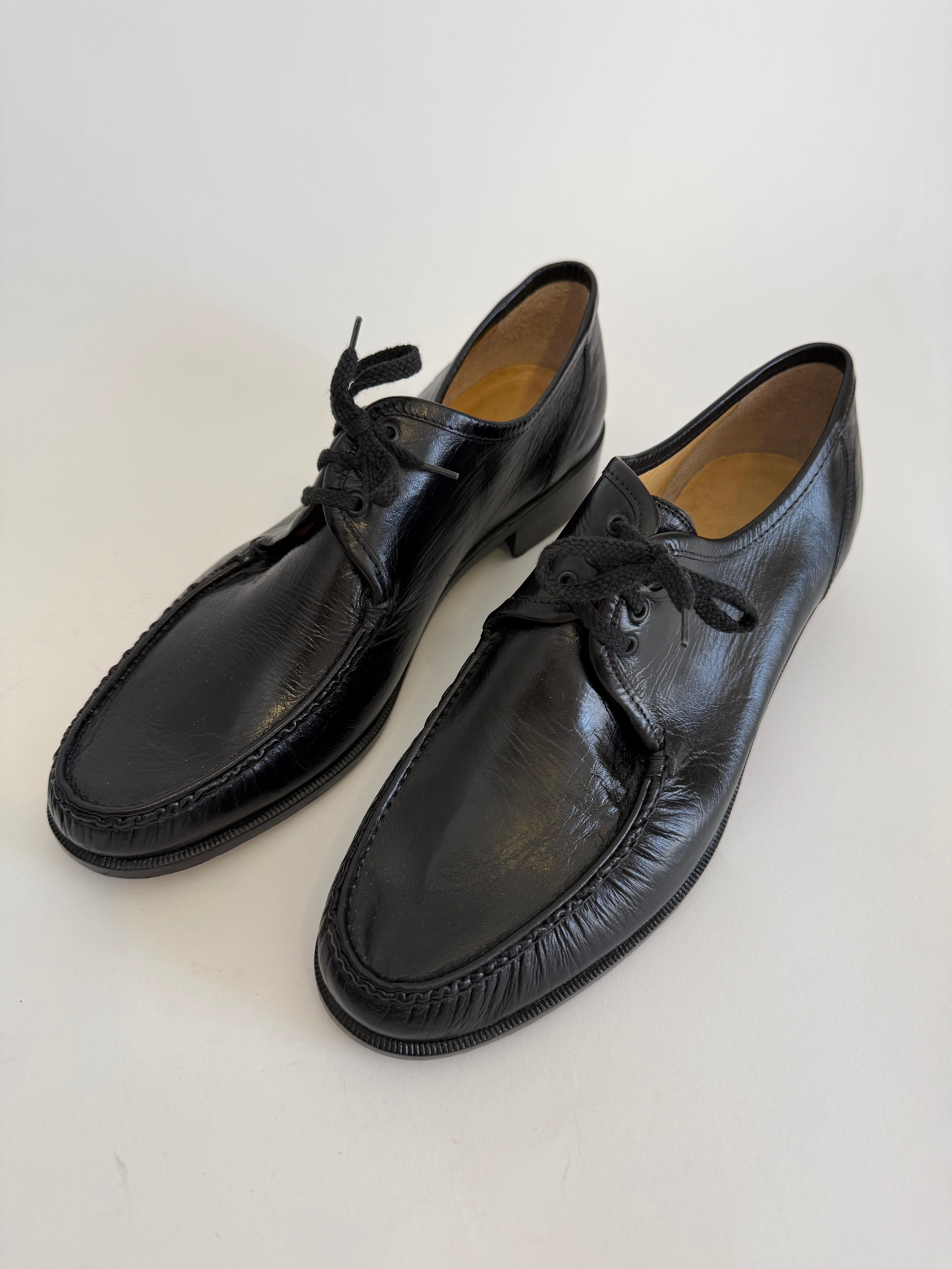 Classic men black shoes