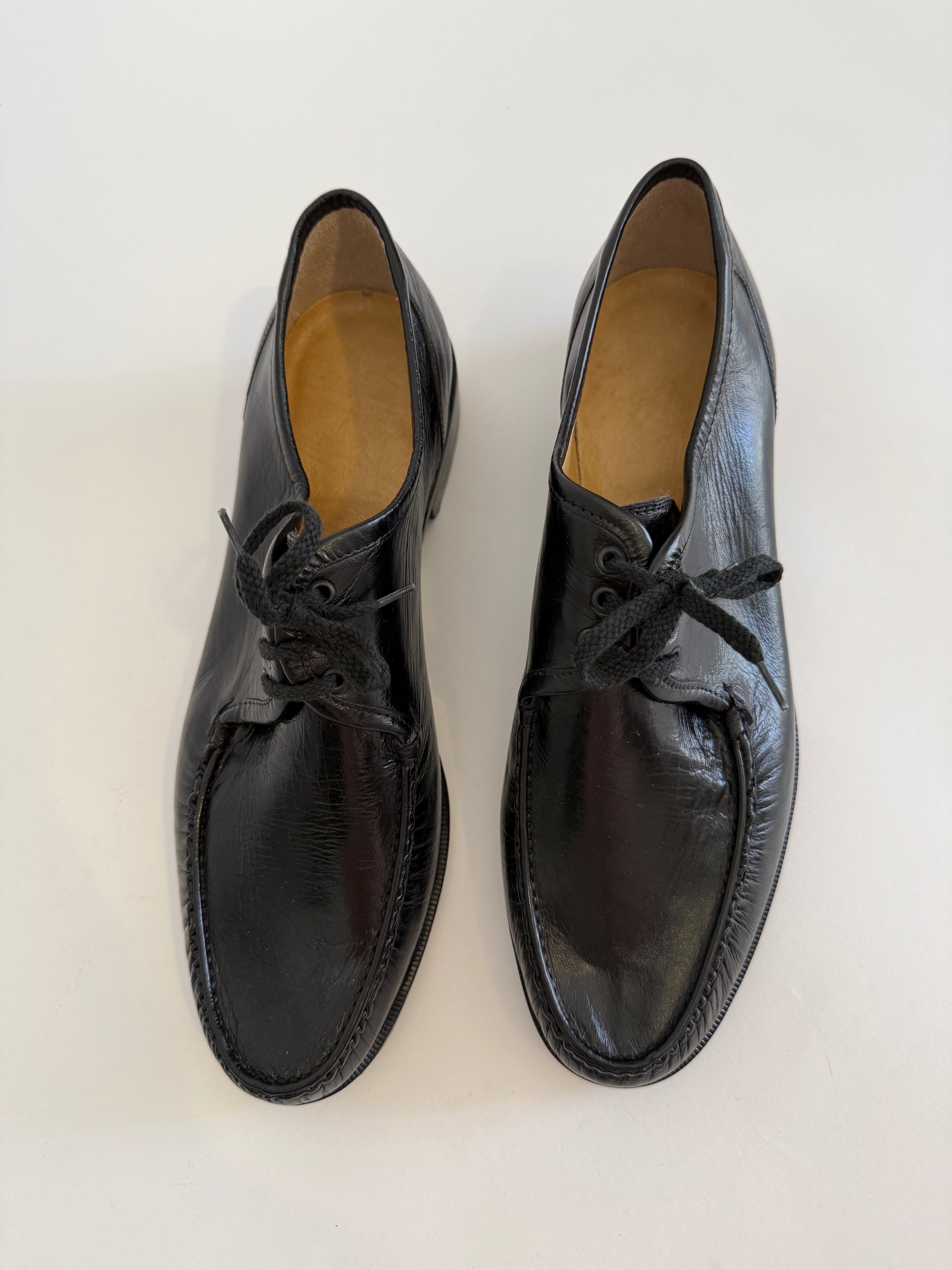 Classic men black shoes