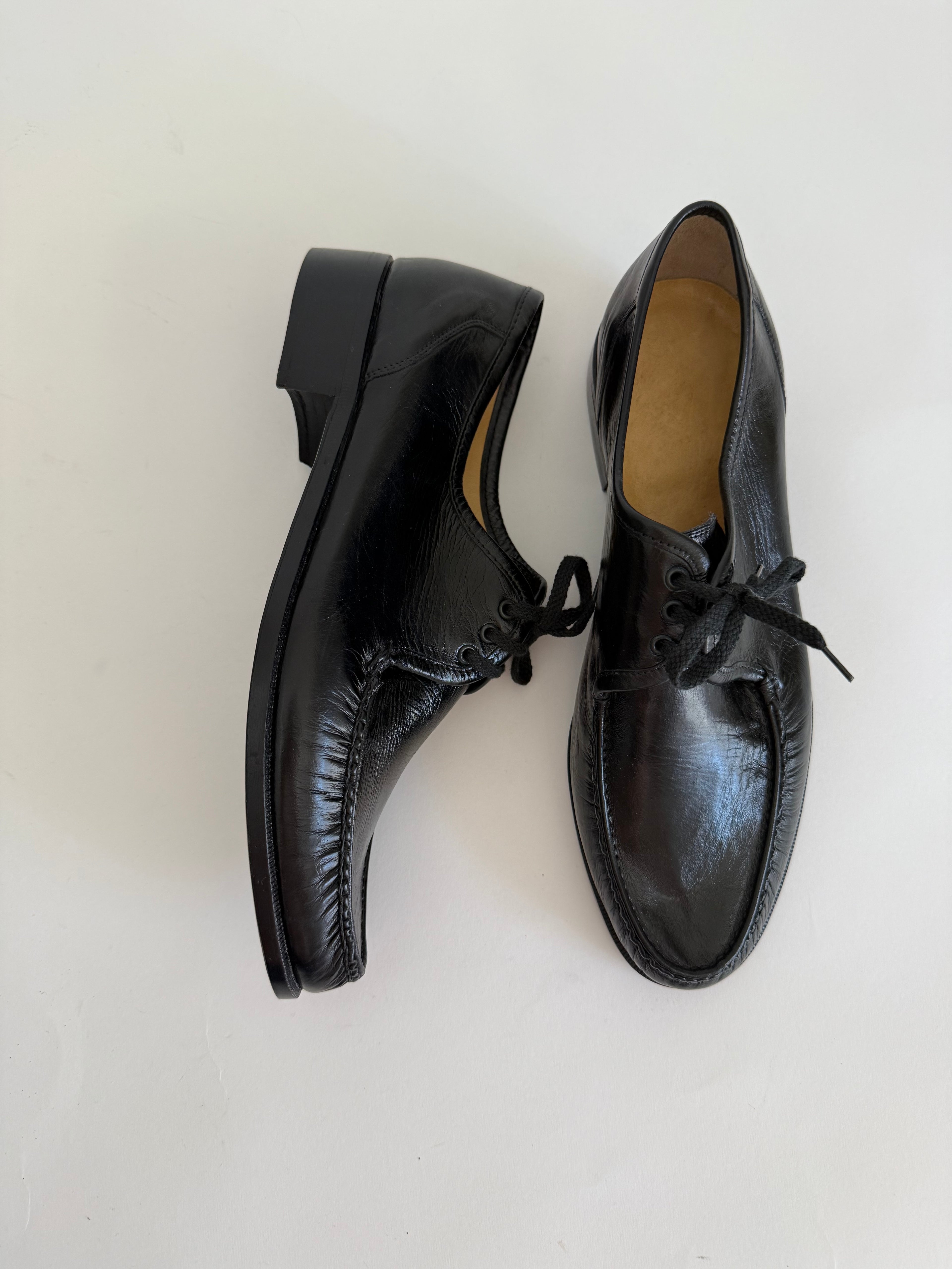Classic men black shoes