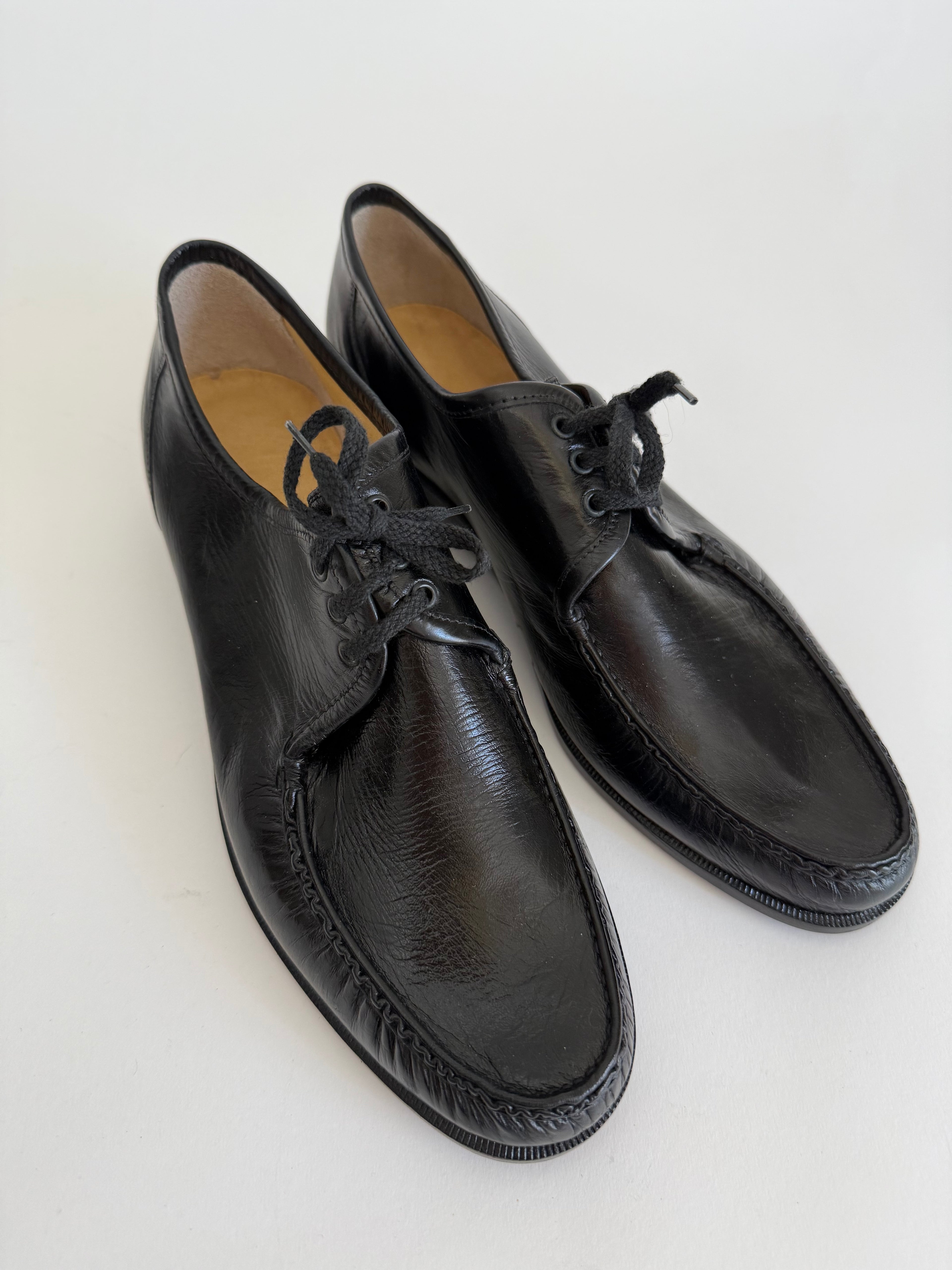 Classic men black shoes