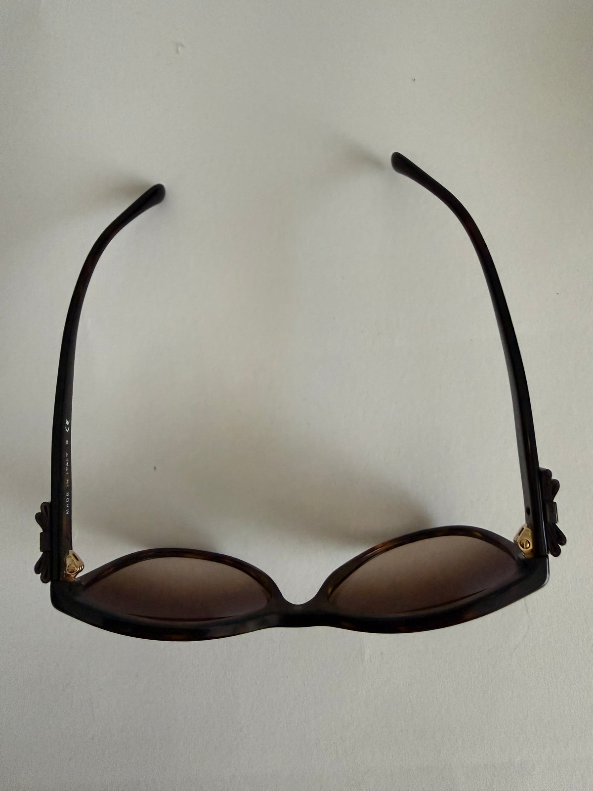 Chanel 5281-Q cat eye bow sunglasses