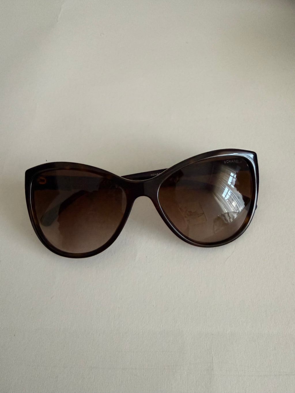 Chanel 5281-Q cat eye bow sunglasses