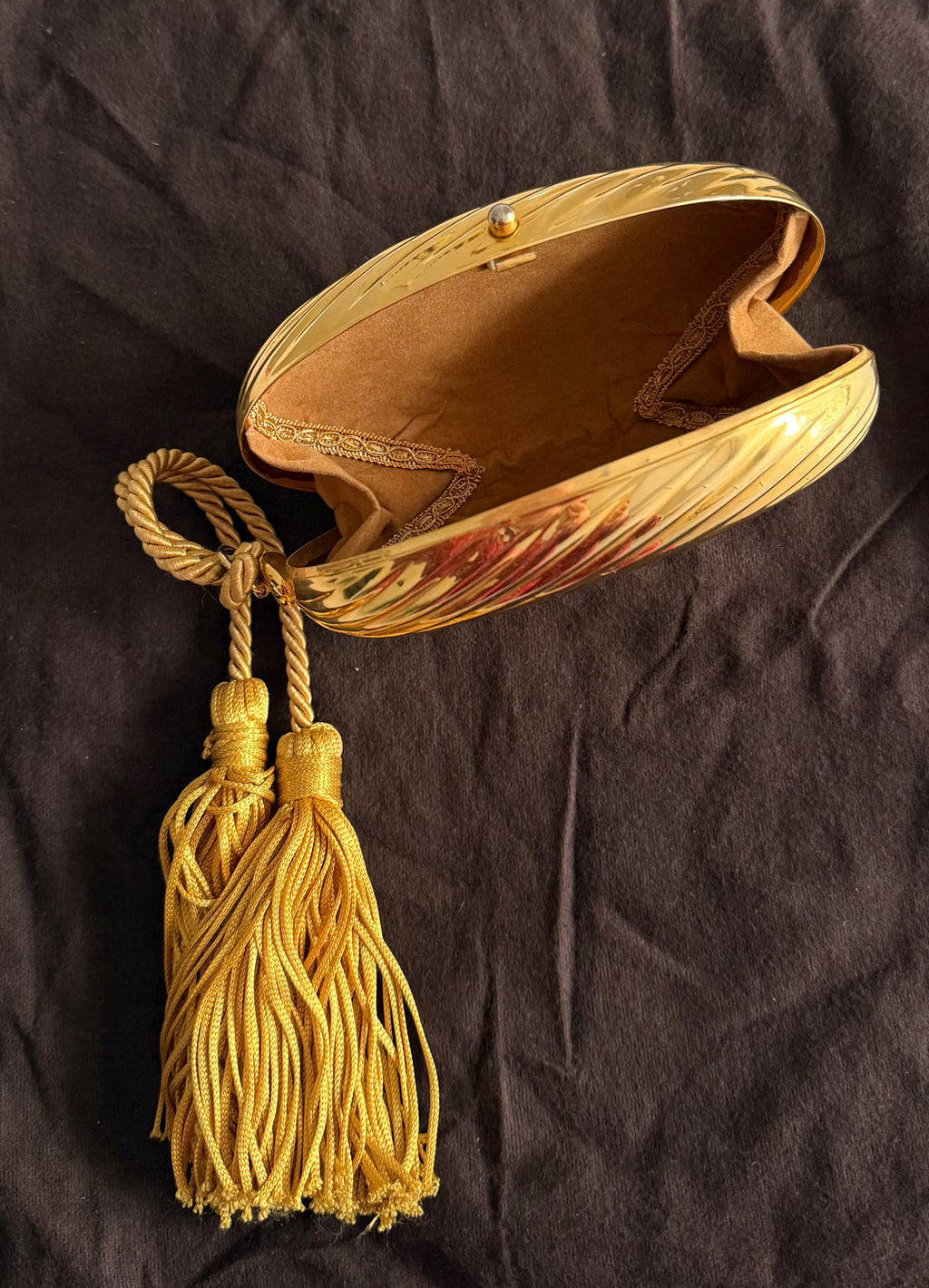 Gold egg metal clutch with tassel "Melone" from 70s