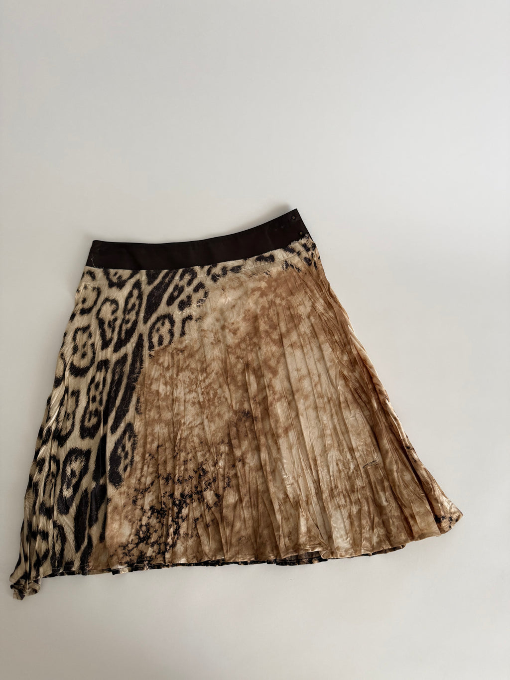 Roberto Cavalli FW2001 leopard silk skirt leather brown belt