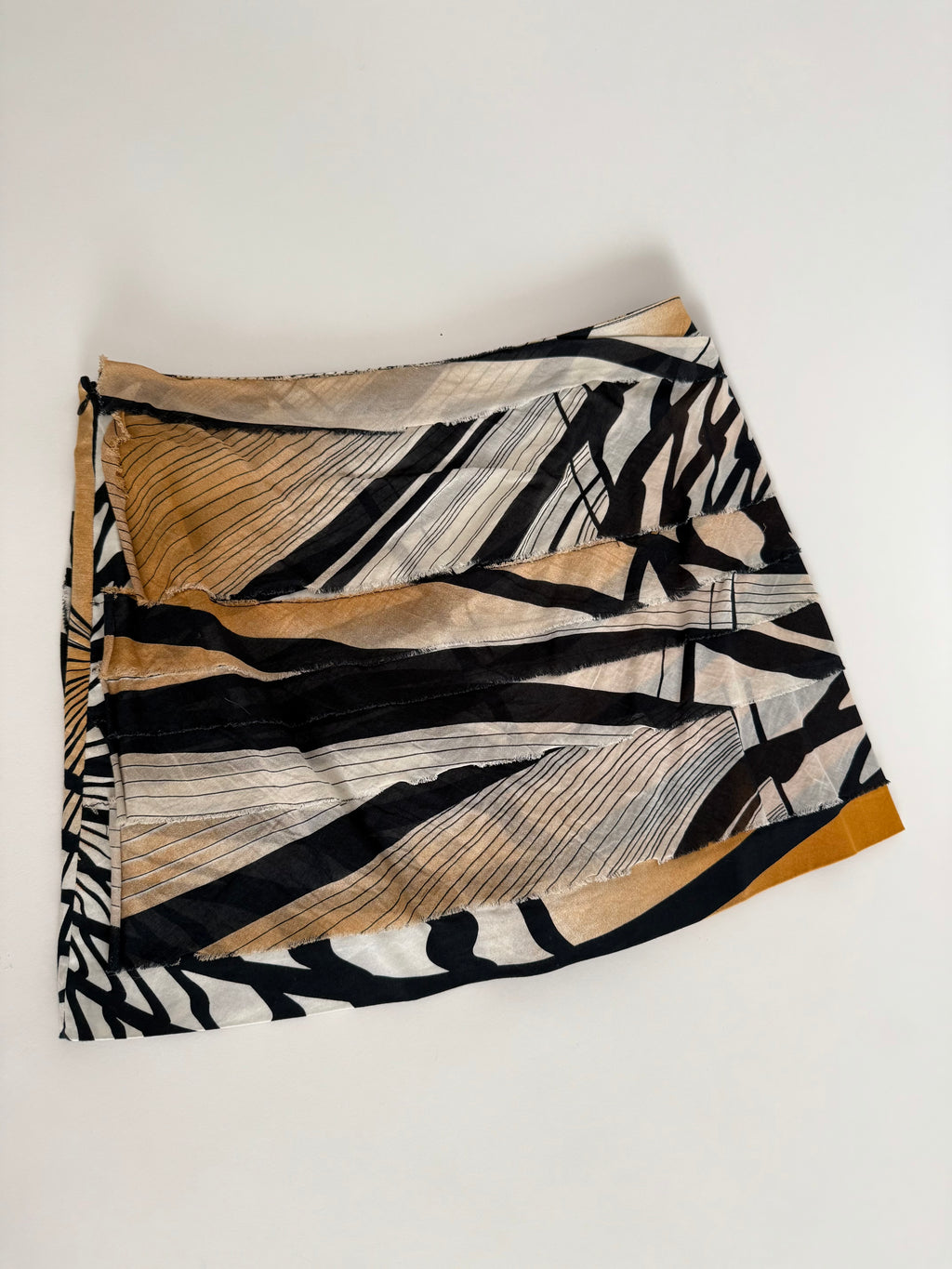 Gianfranco Ferré abstract print mini skirt 90s