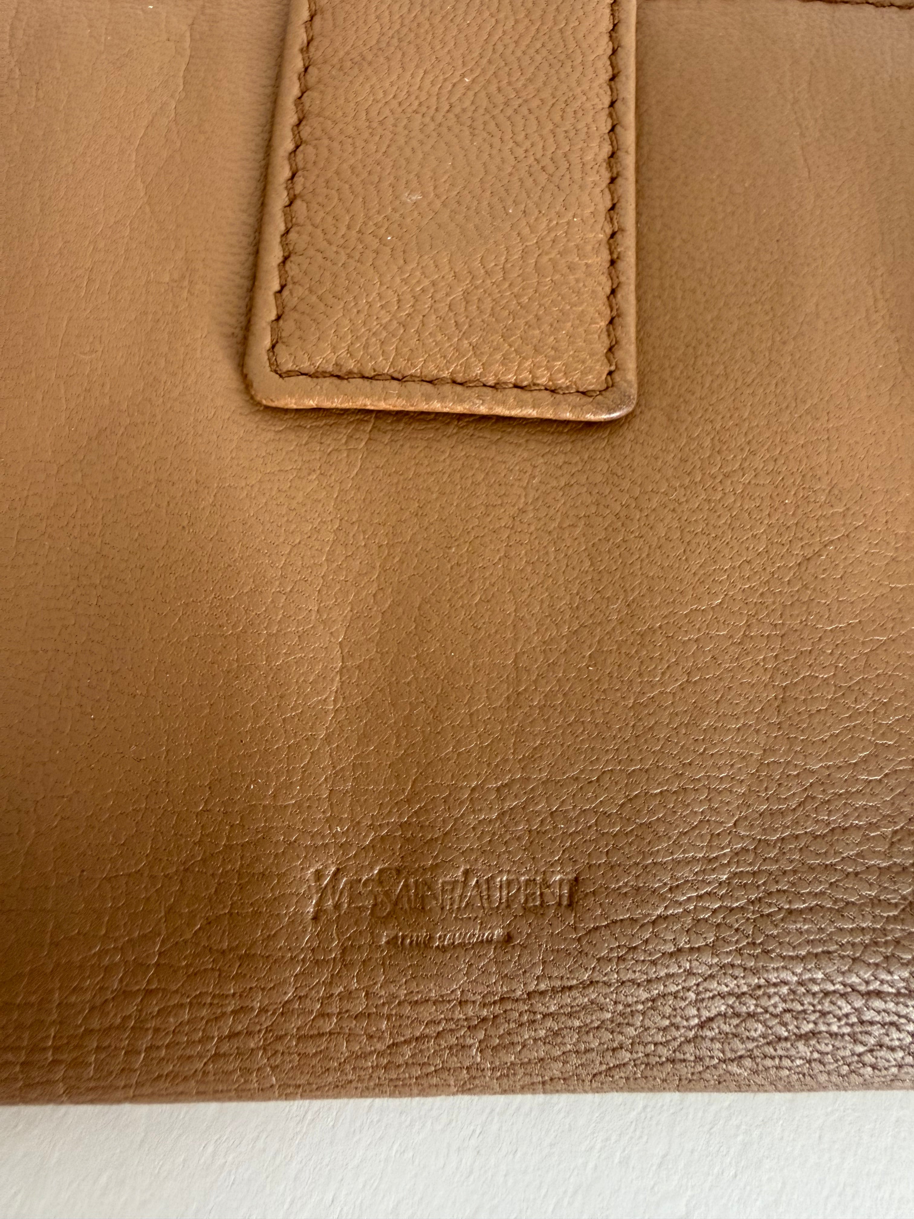 Yves Saint Laurent Yves Saint Laurent SS 2002 kiss wallet wallet Emilia Archive Vintage