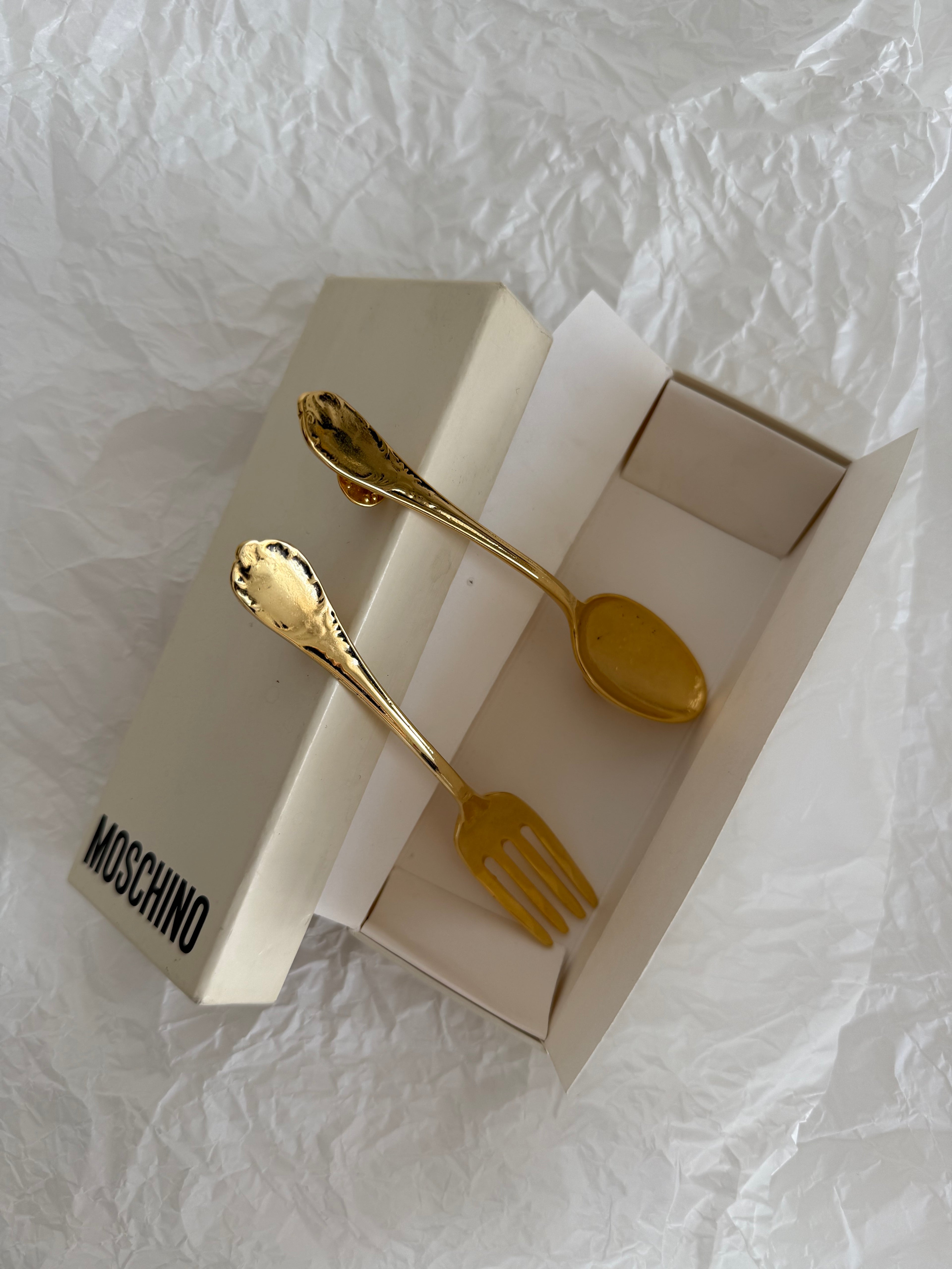 Rare Moschino gold brooch fork & spoon 1989 vintage