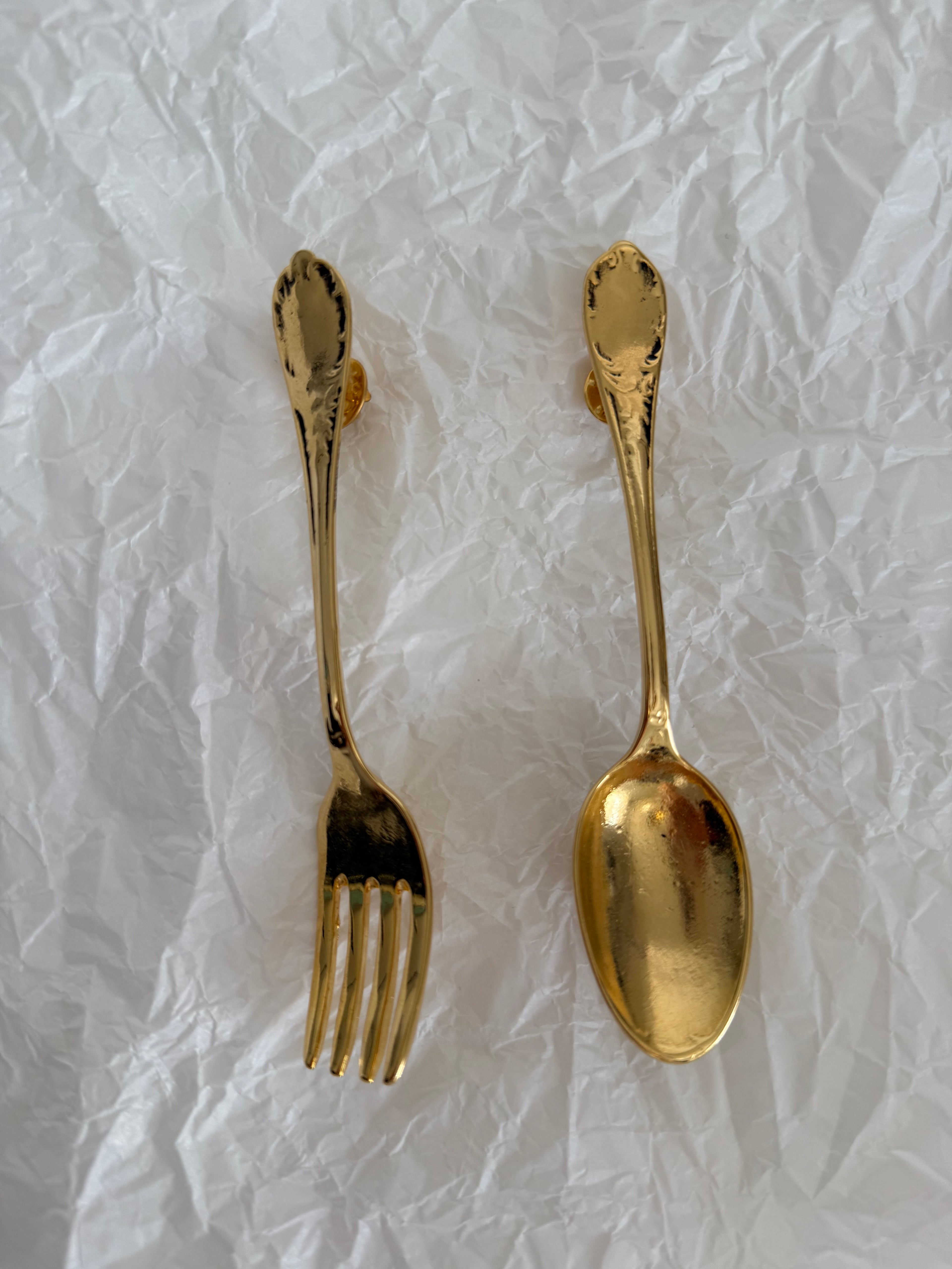 Rare Moschino gold brooch fork & spoon 1989 vintage