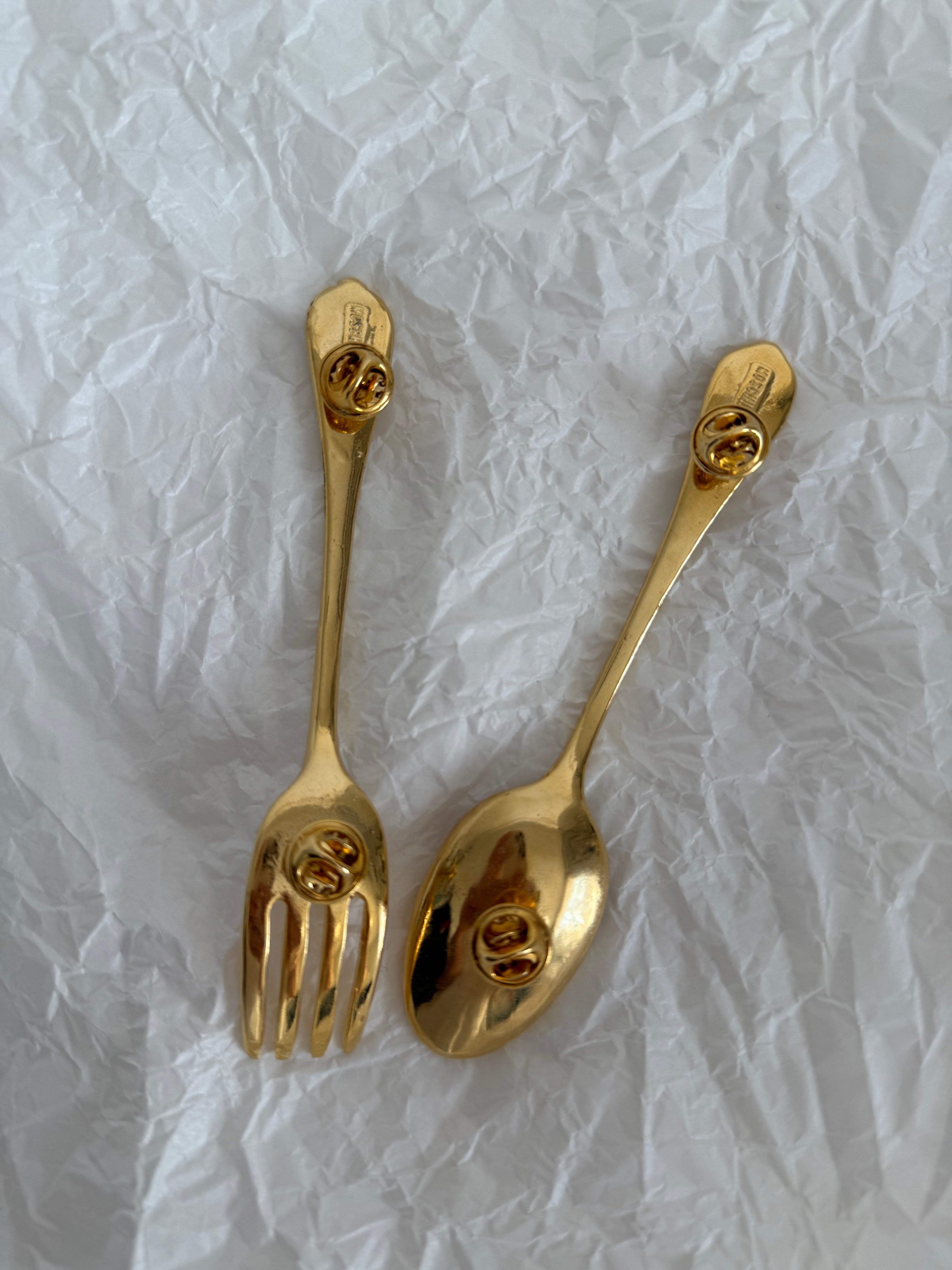 Rare Moschino gold brooch fork & spoon 1989 vintage