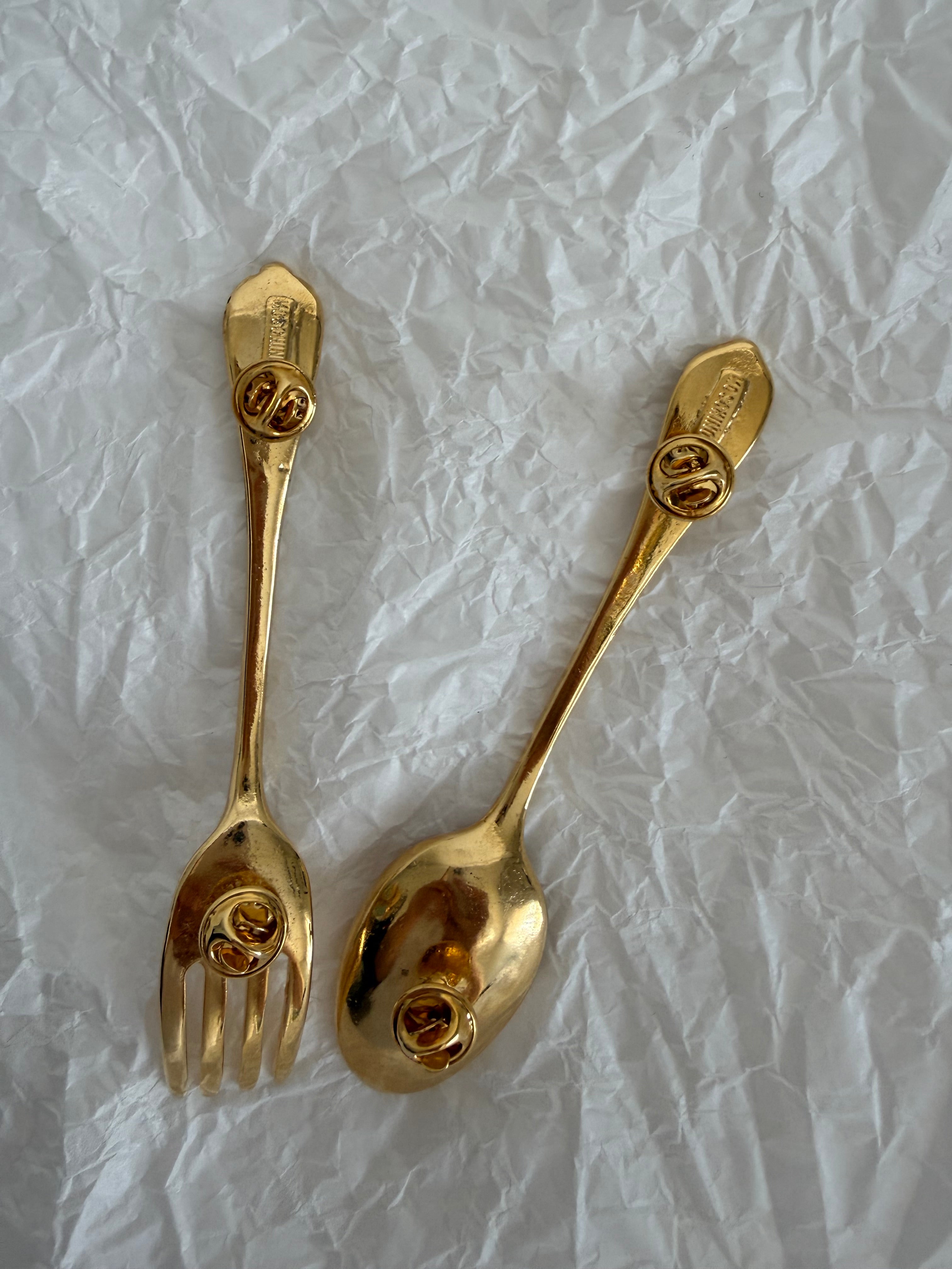 Rare Moschino gold brooch fork & spoon 1989 vintage