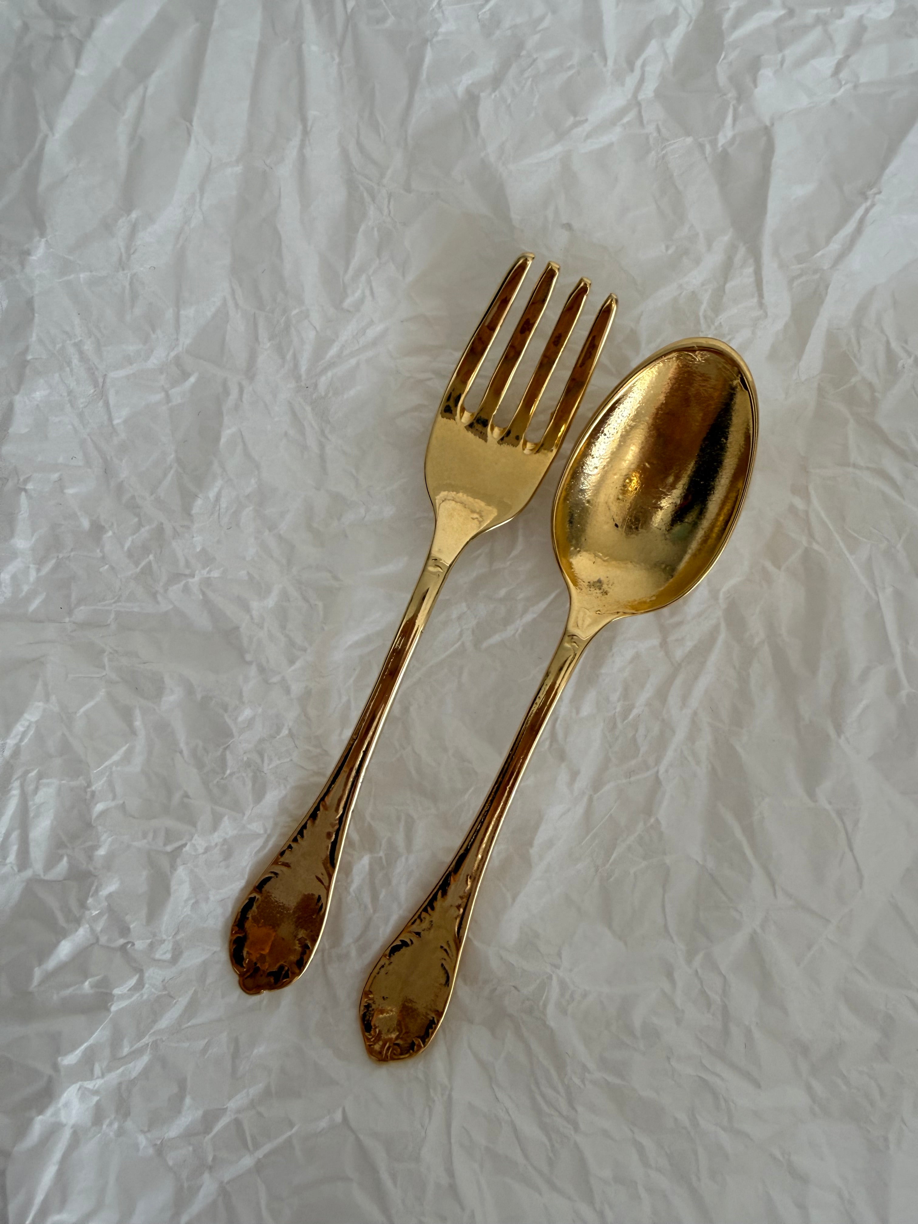 Rare Moschino gold brooch fork & spoon 1989 vintage