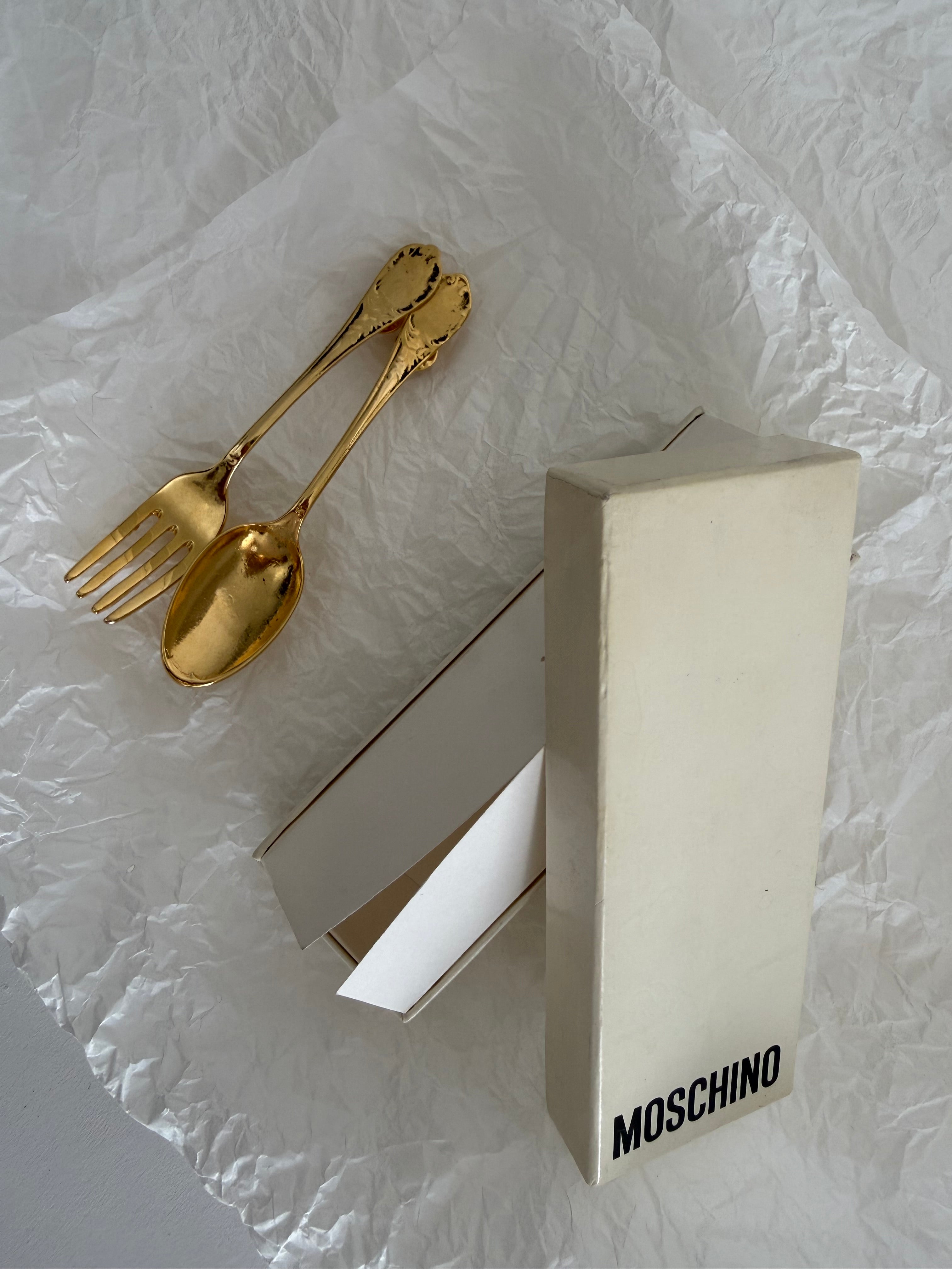 Rare Moschino gold brooch fork & spoon 1989 vintage