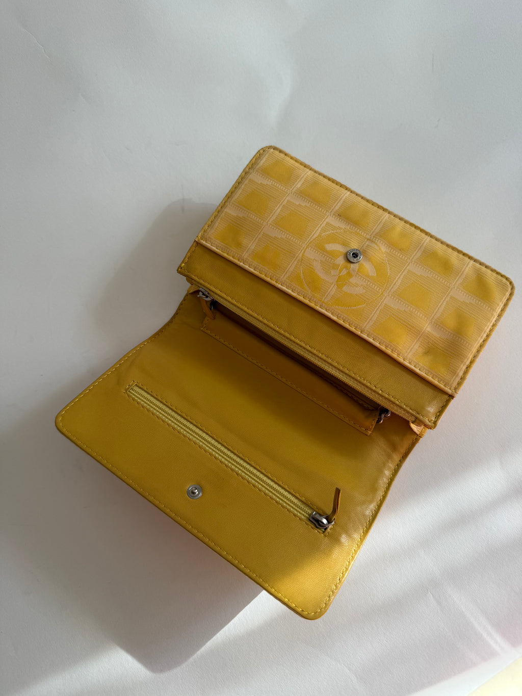 Chanel Wallet on Chain