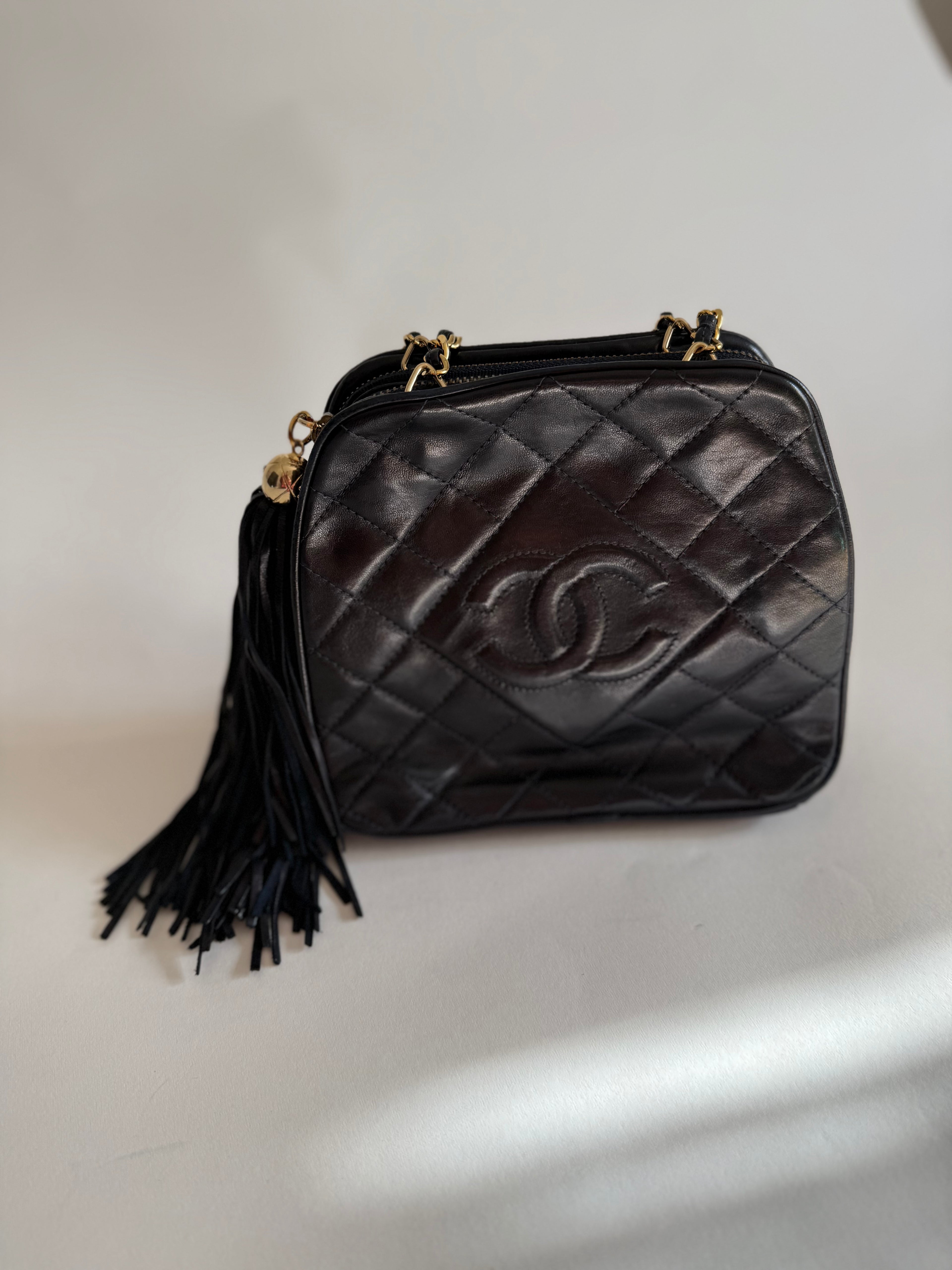 Chanel 70/80s dark blue chain bag