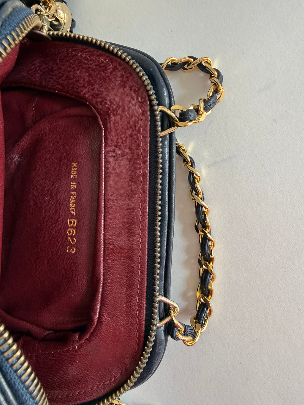 Chanel 70/80s dark blue chain bag
