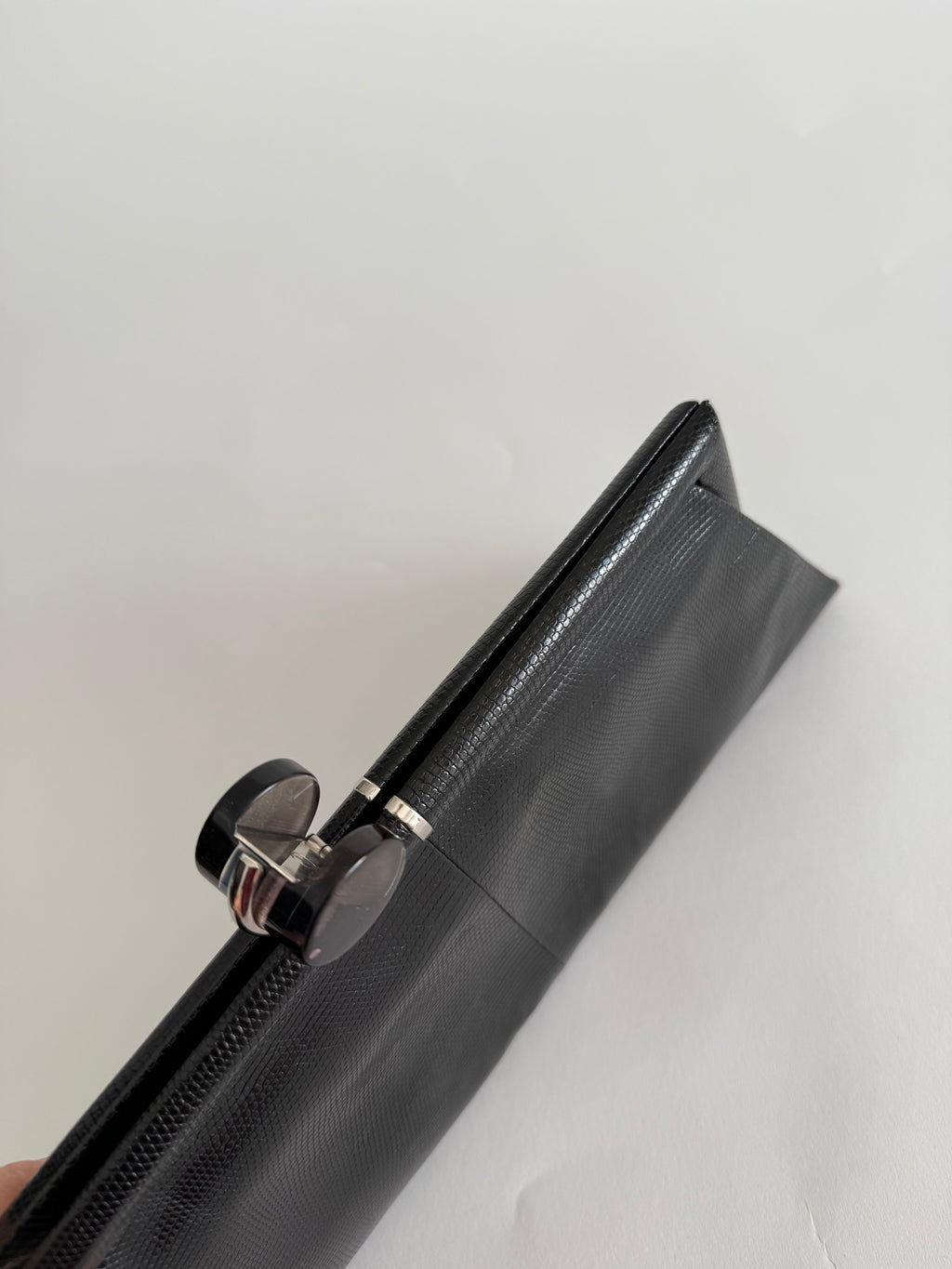 Lizard 70s black clutch
