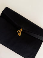 Vintage black clutch