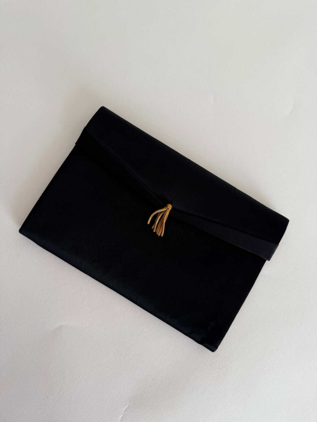 Vintage black clutch