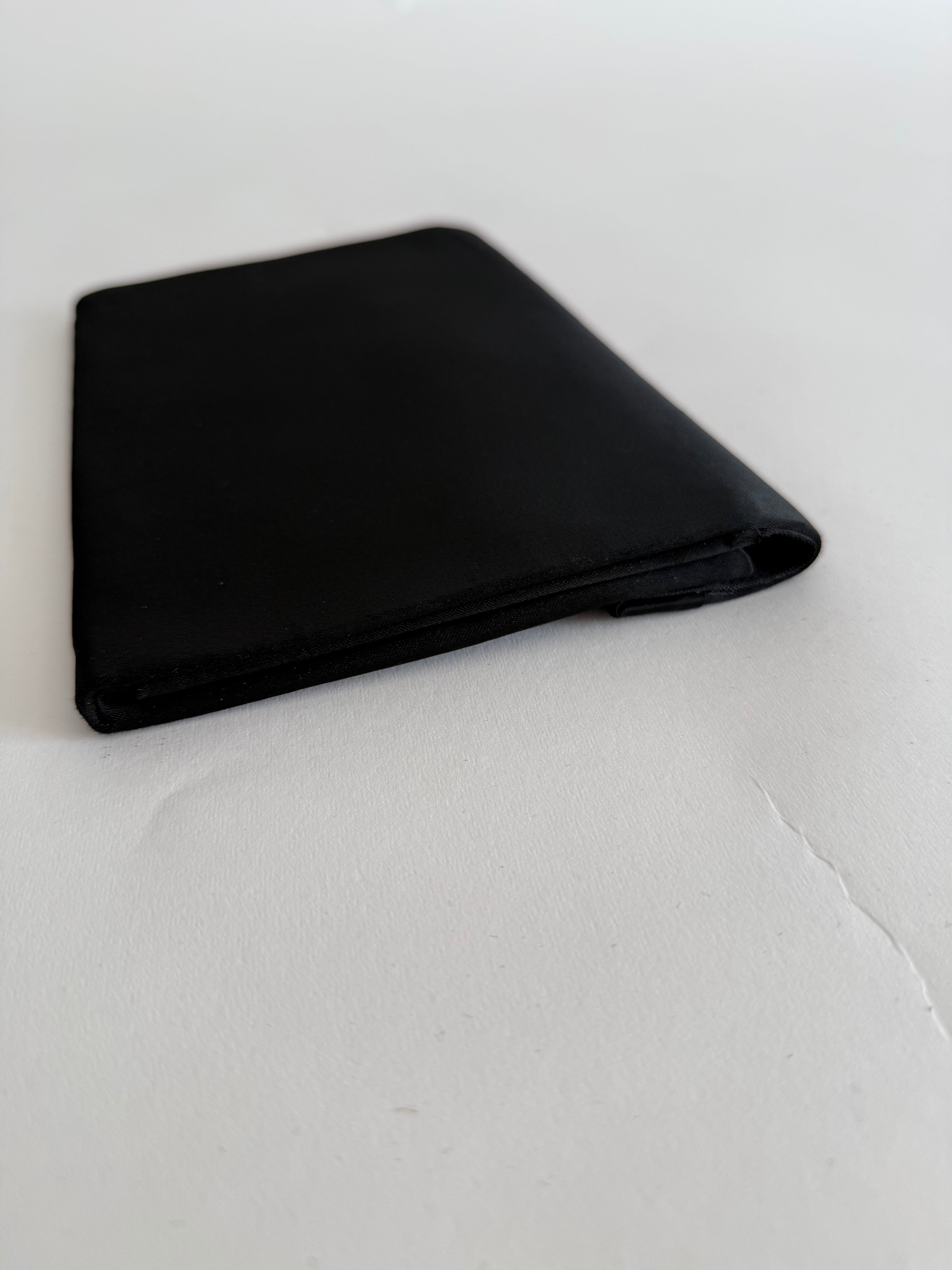 Vintage black clutch