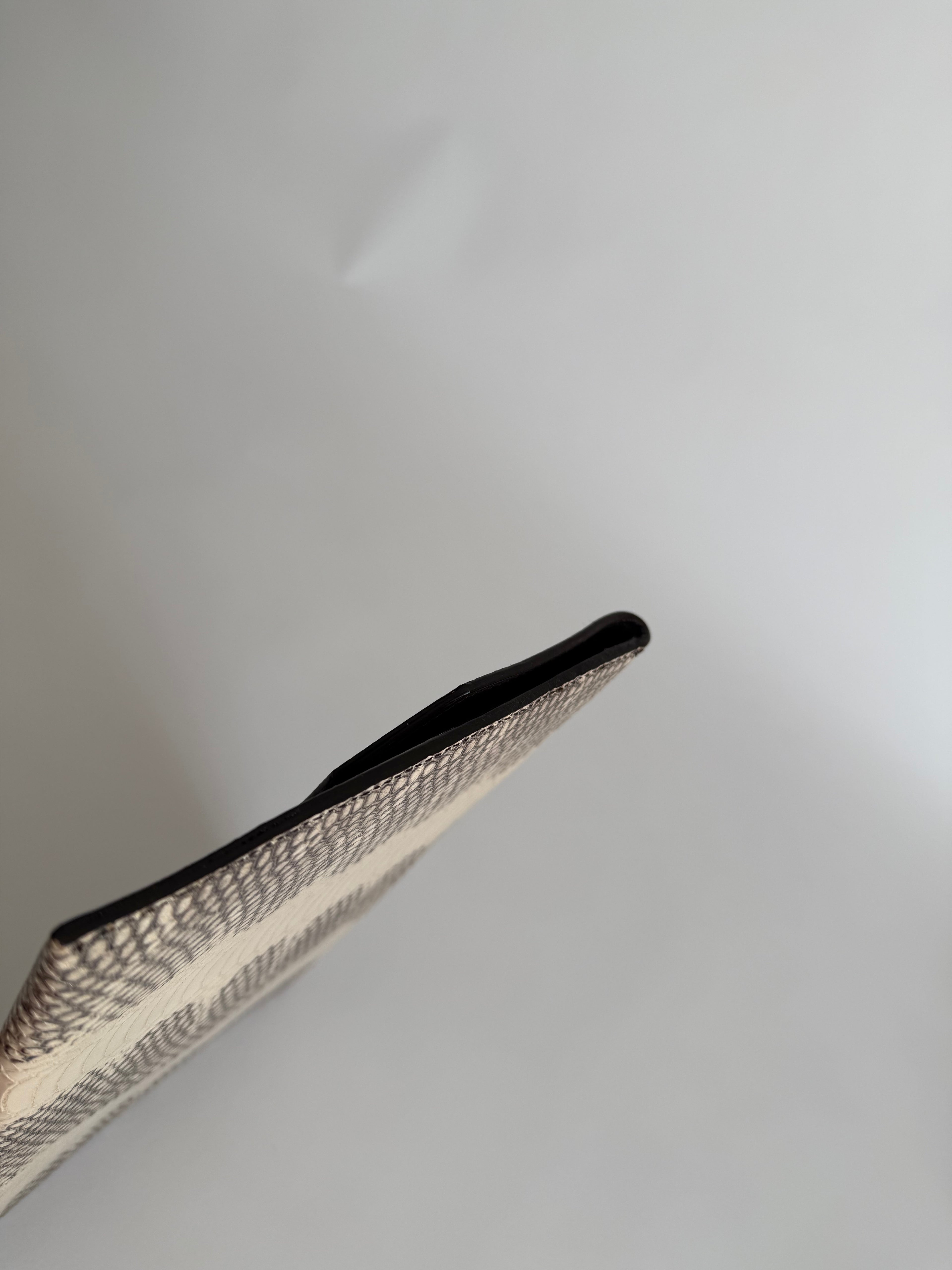 Loris Azzaro clutch