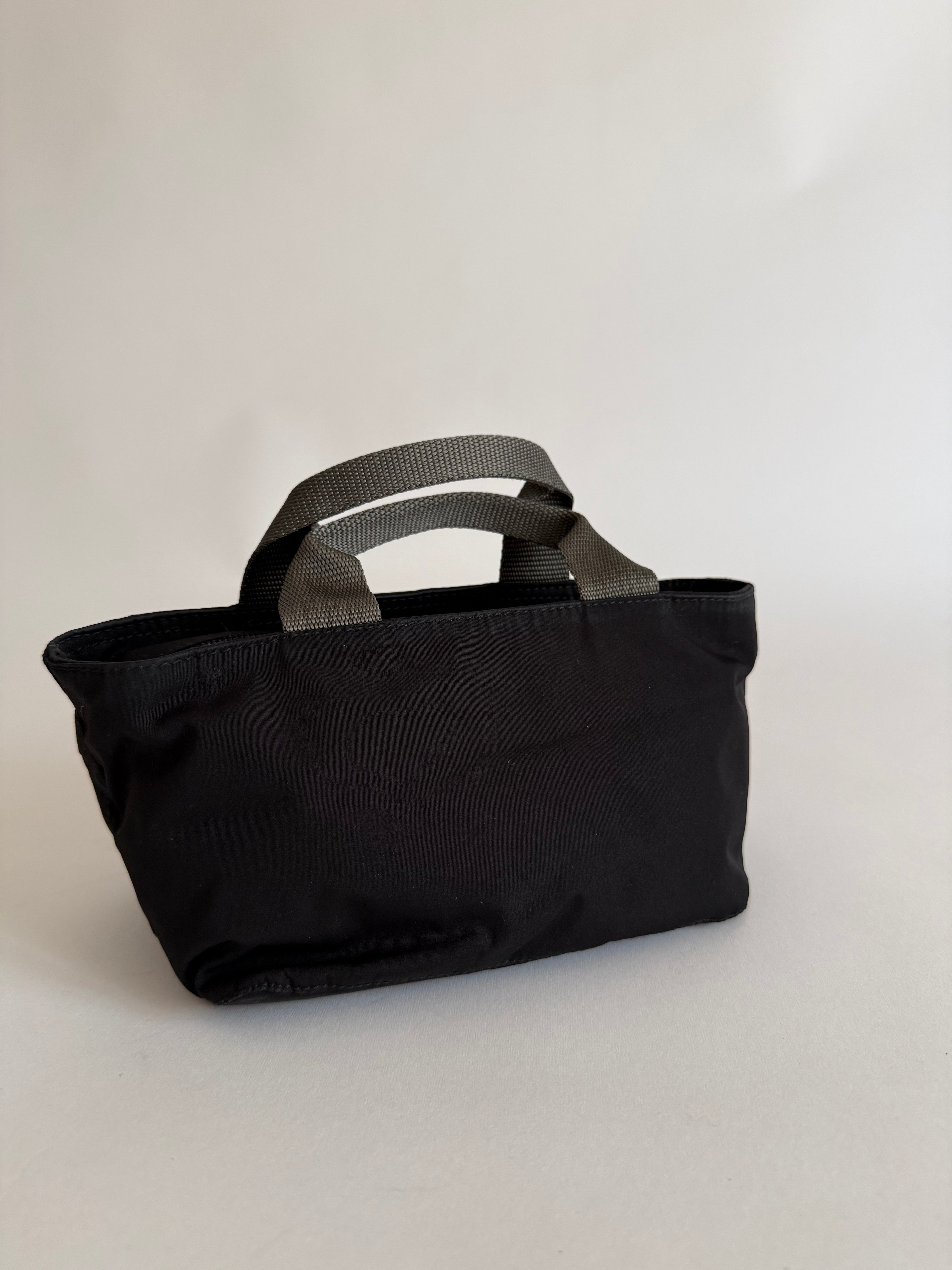 Prada 90s hand bag black