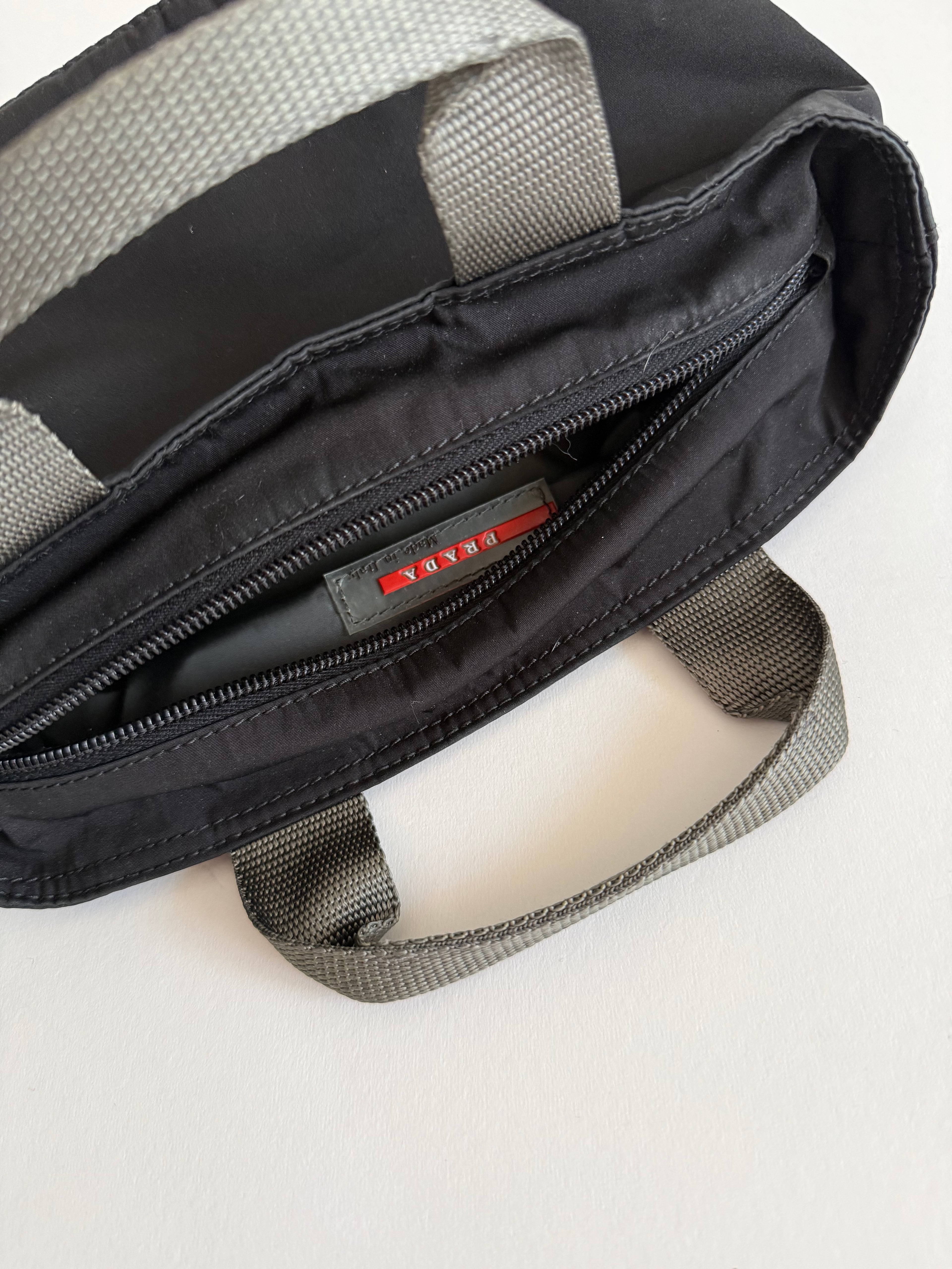 Prada 90s hand bag black