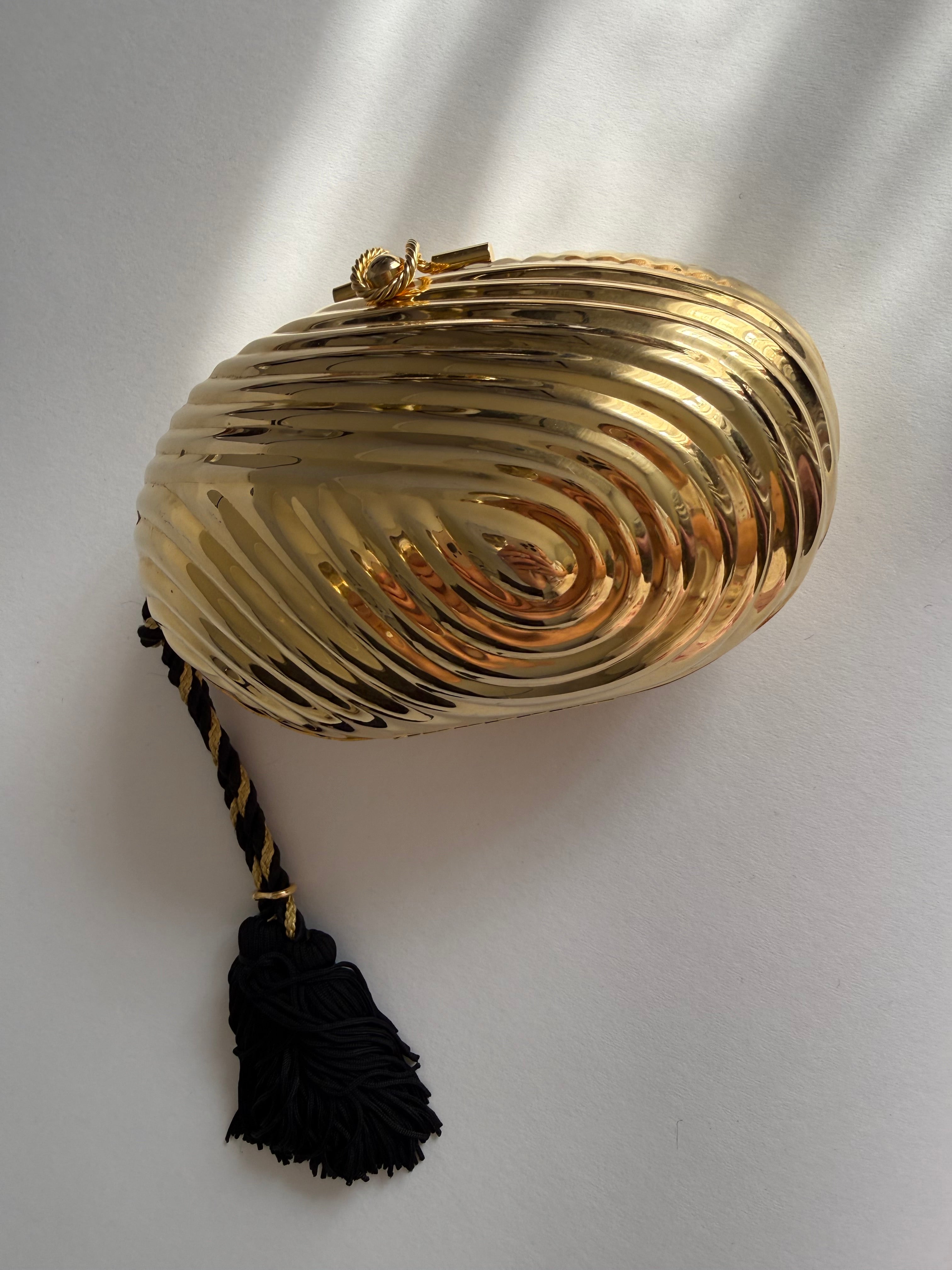 Gold purse metal oval