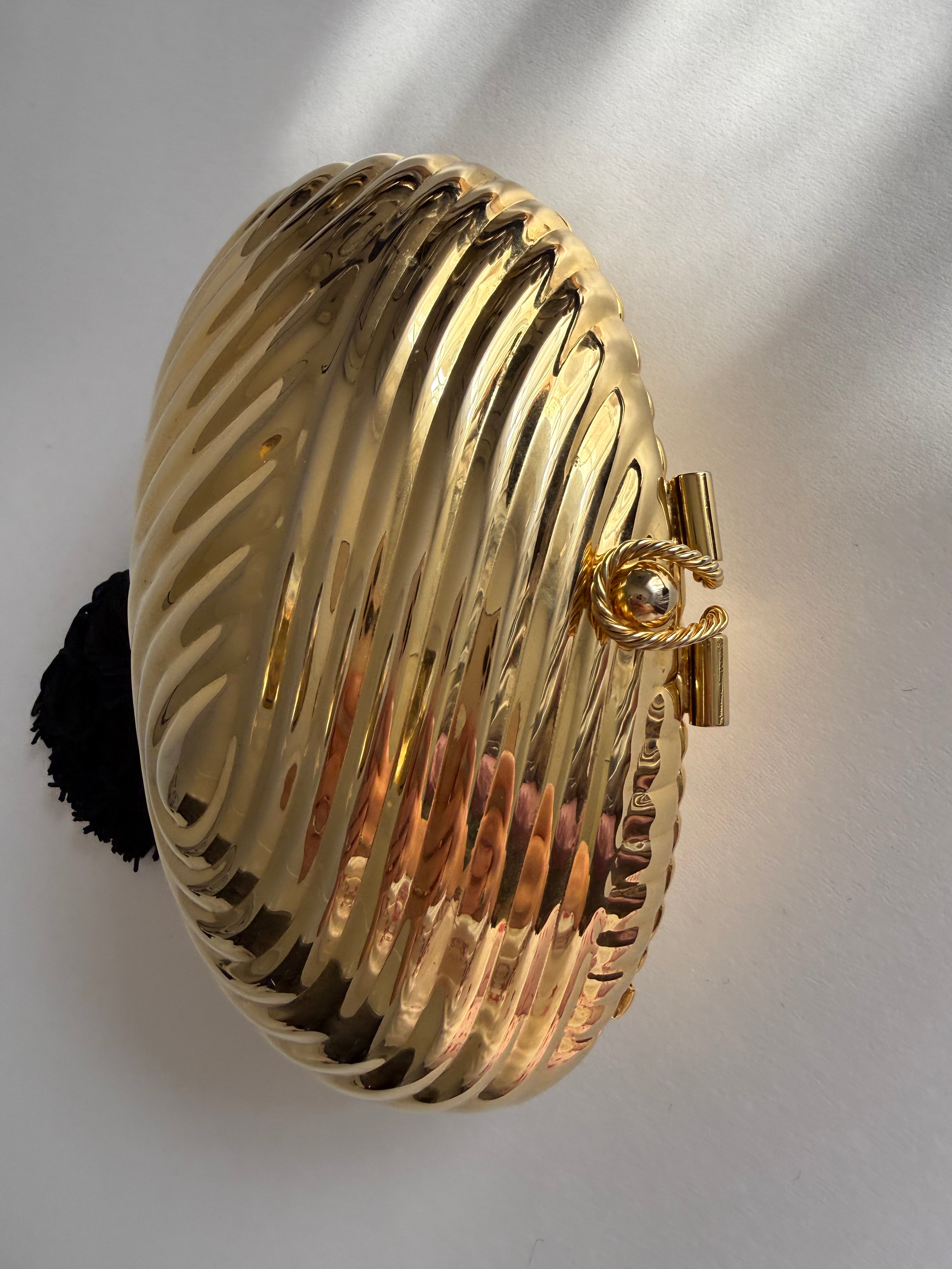 Gold purse metal oval