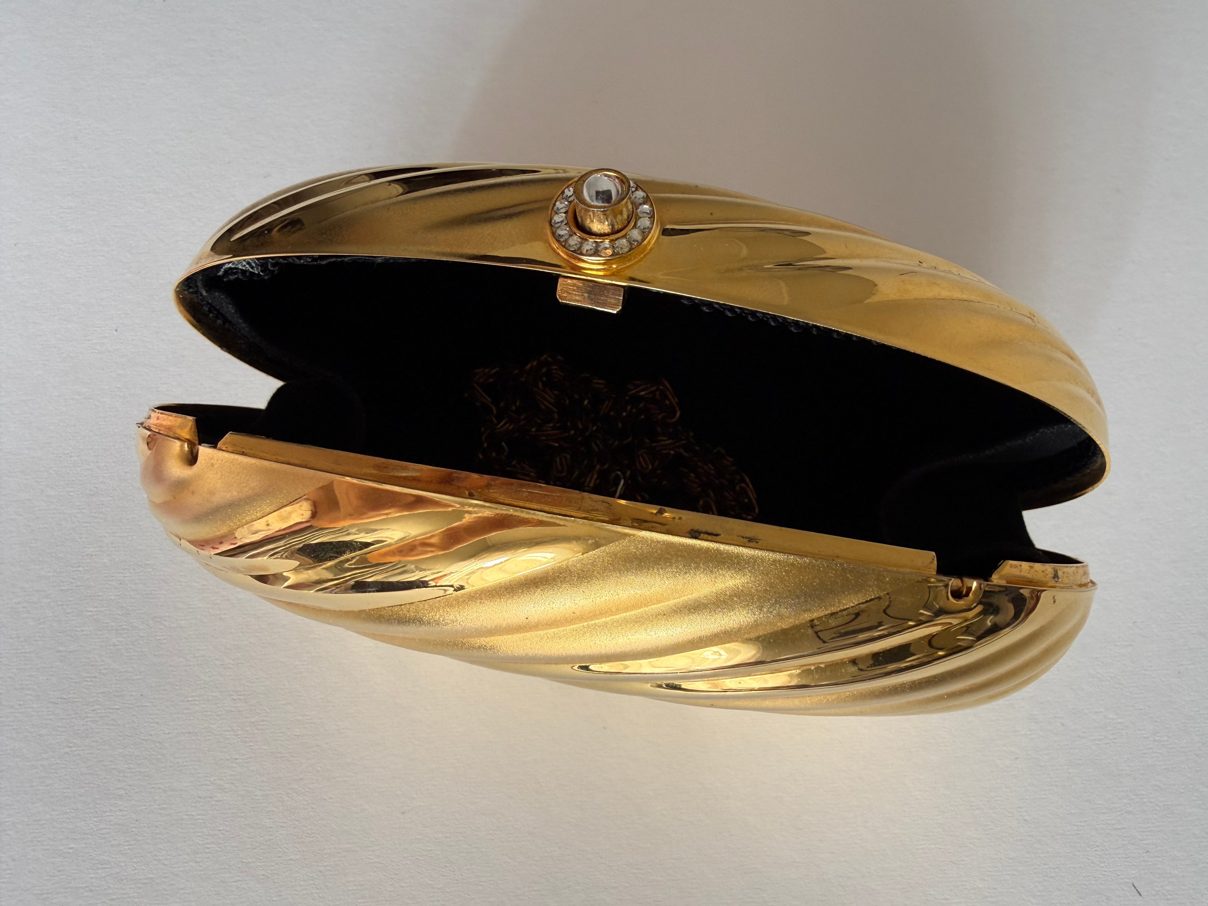 Gold clutch egg 80s
