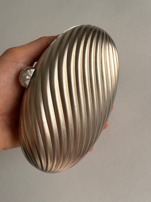 Clutch egg silver vintage