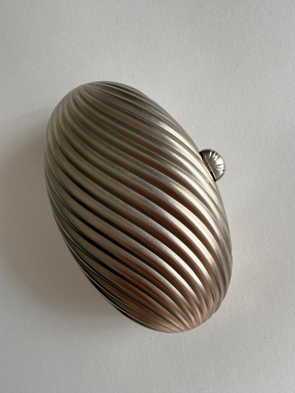 Clutch egg silver vintage