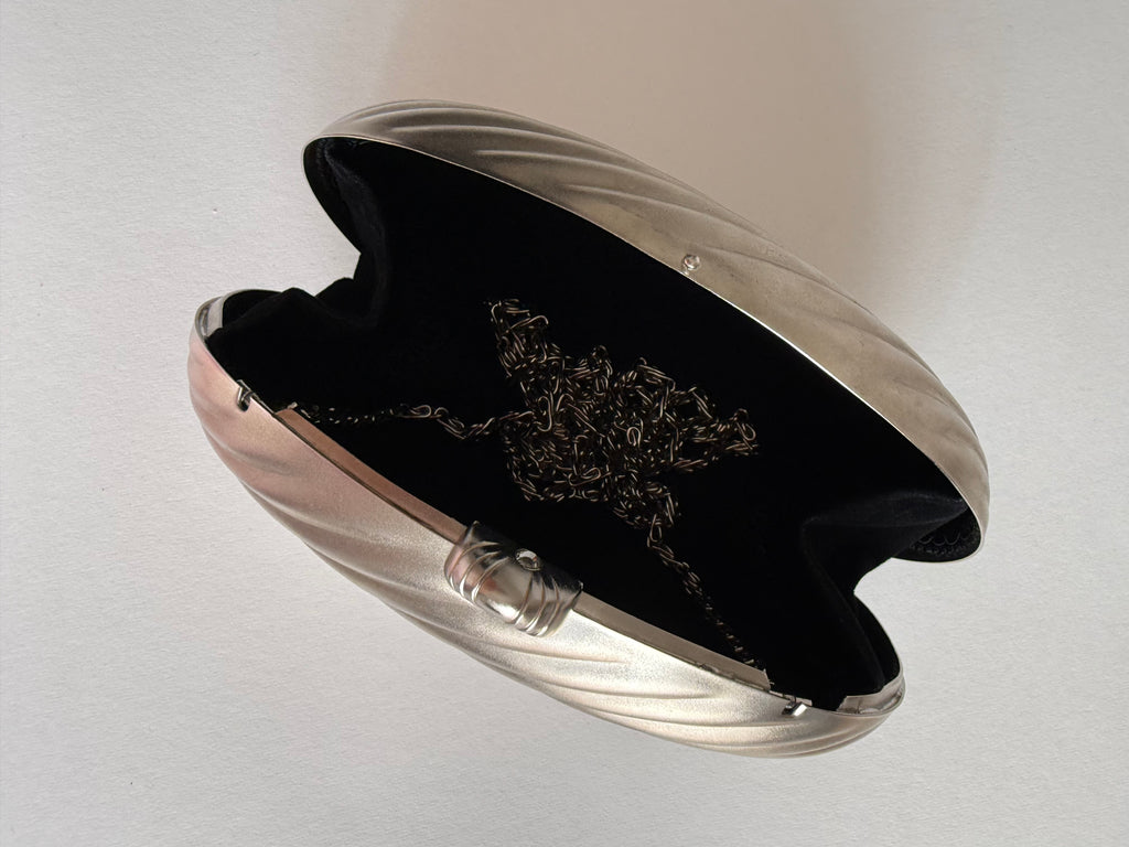 Clutch egg silver vintage