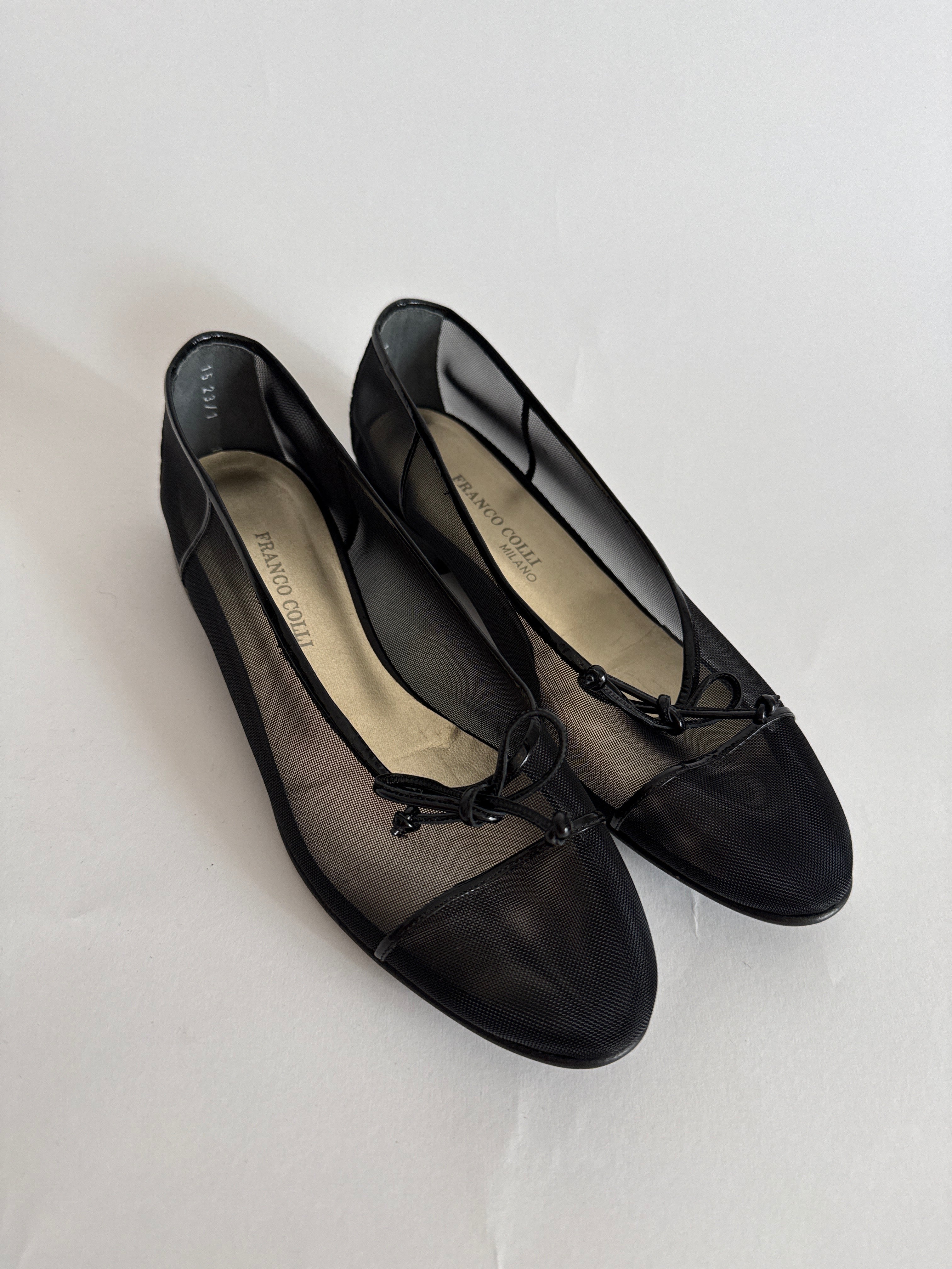 Black classic ballerinas transparent mesh