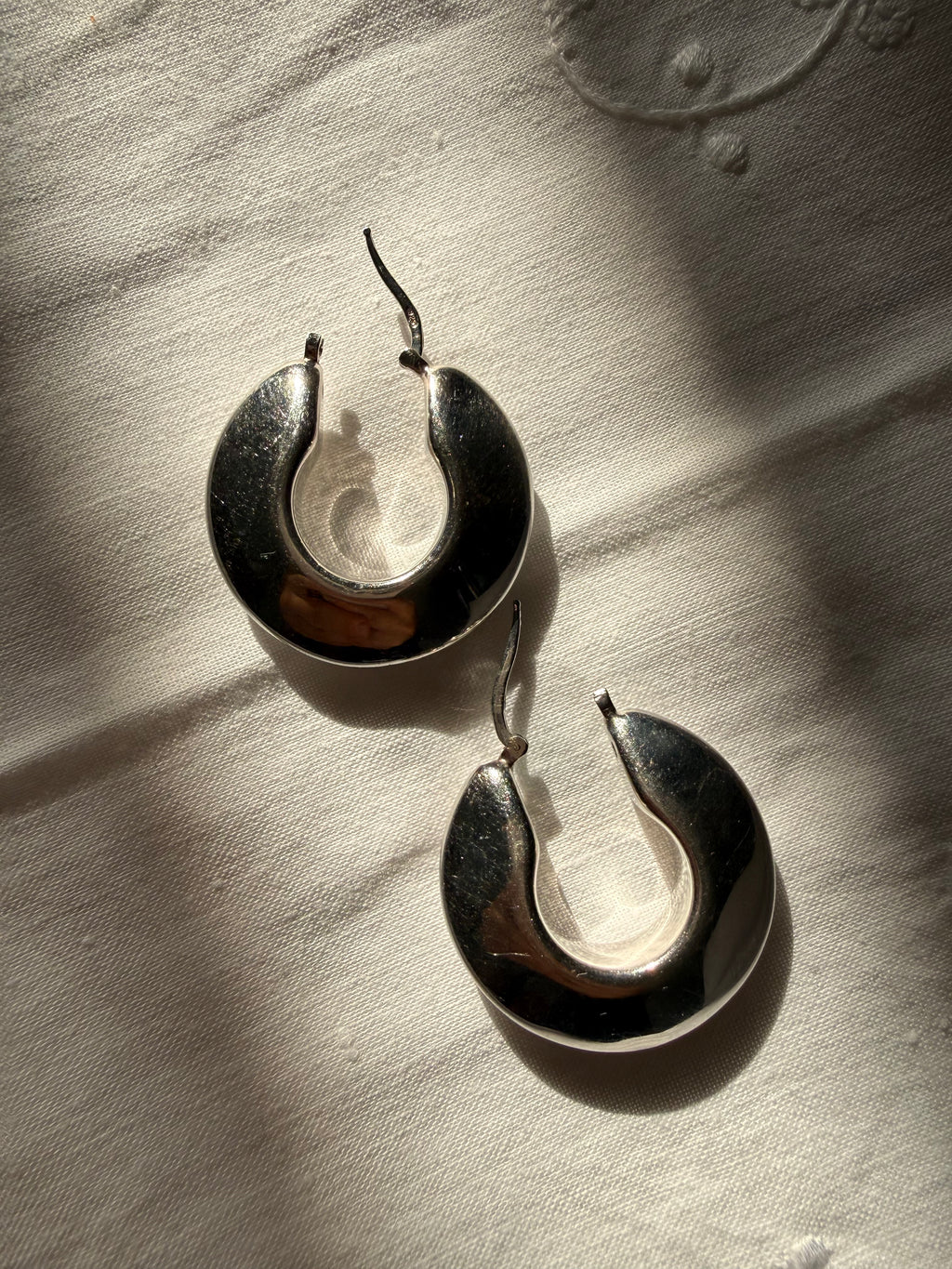 Vintage 925 light silver earrings