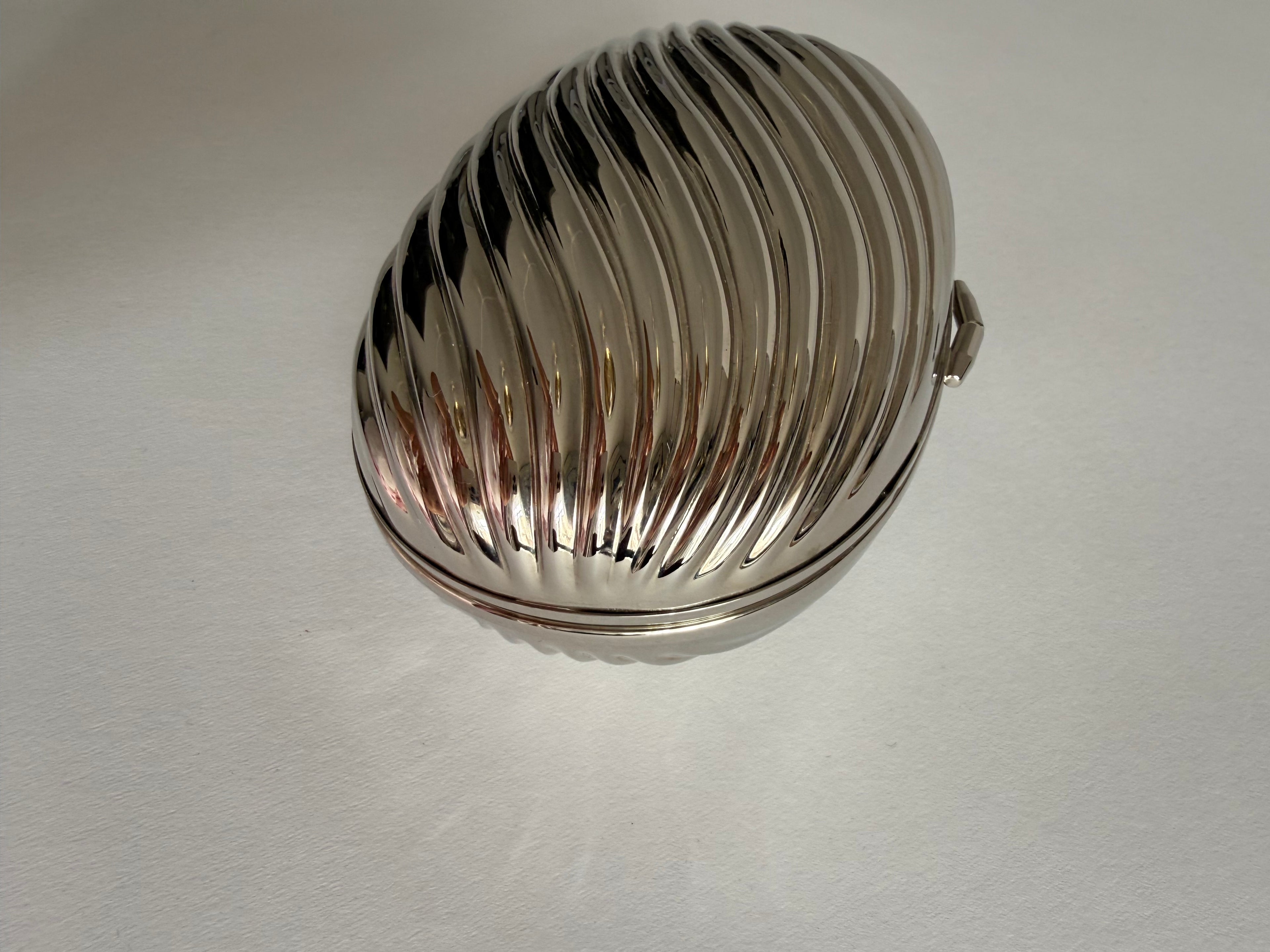 Silver clutch egg 80s