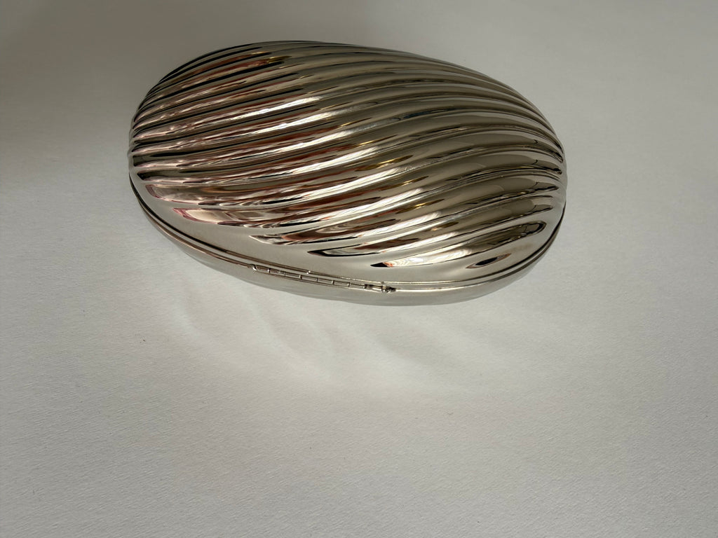 Silver clutch egg 80s