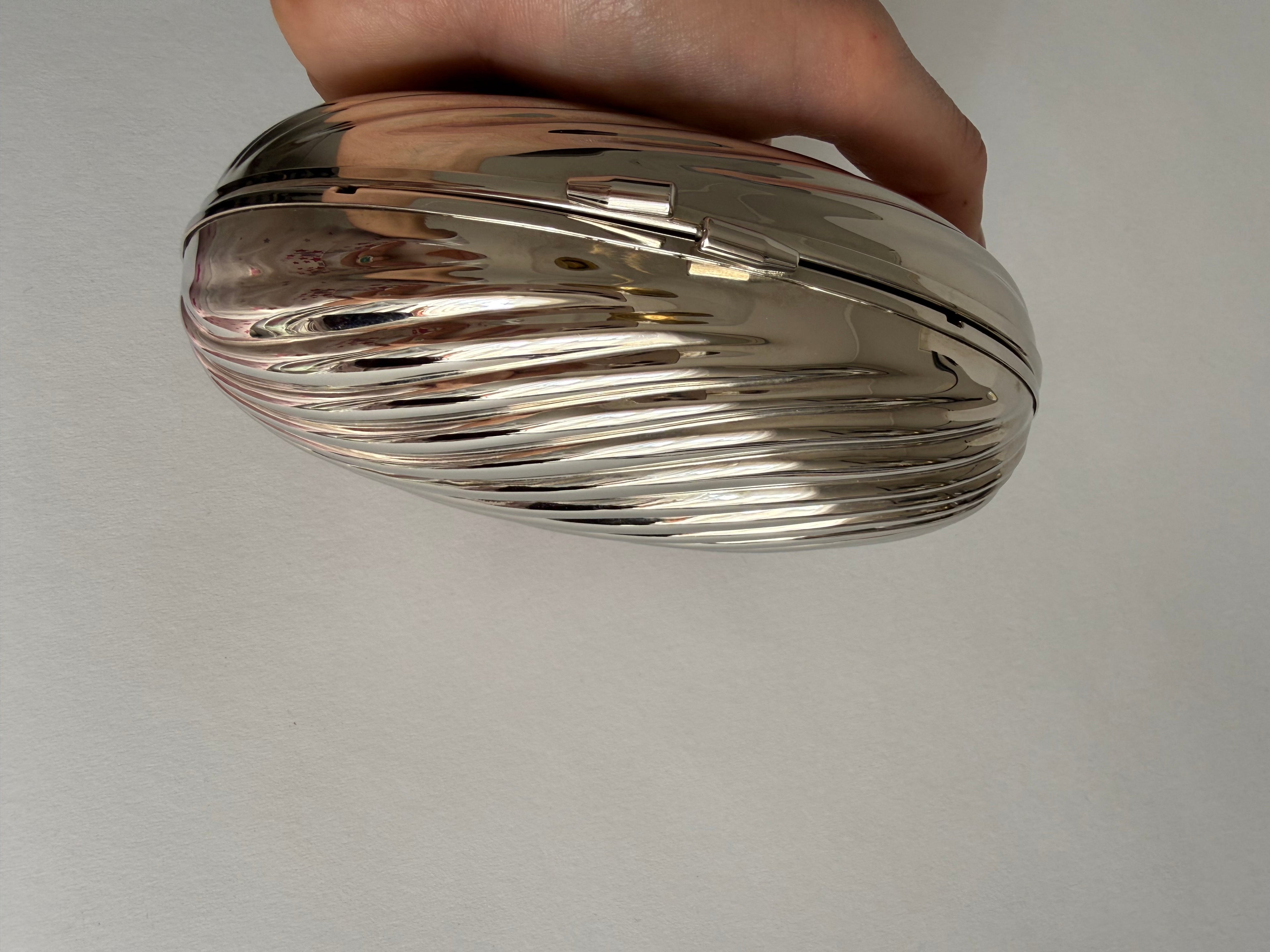 Silver clutch egg 80s