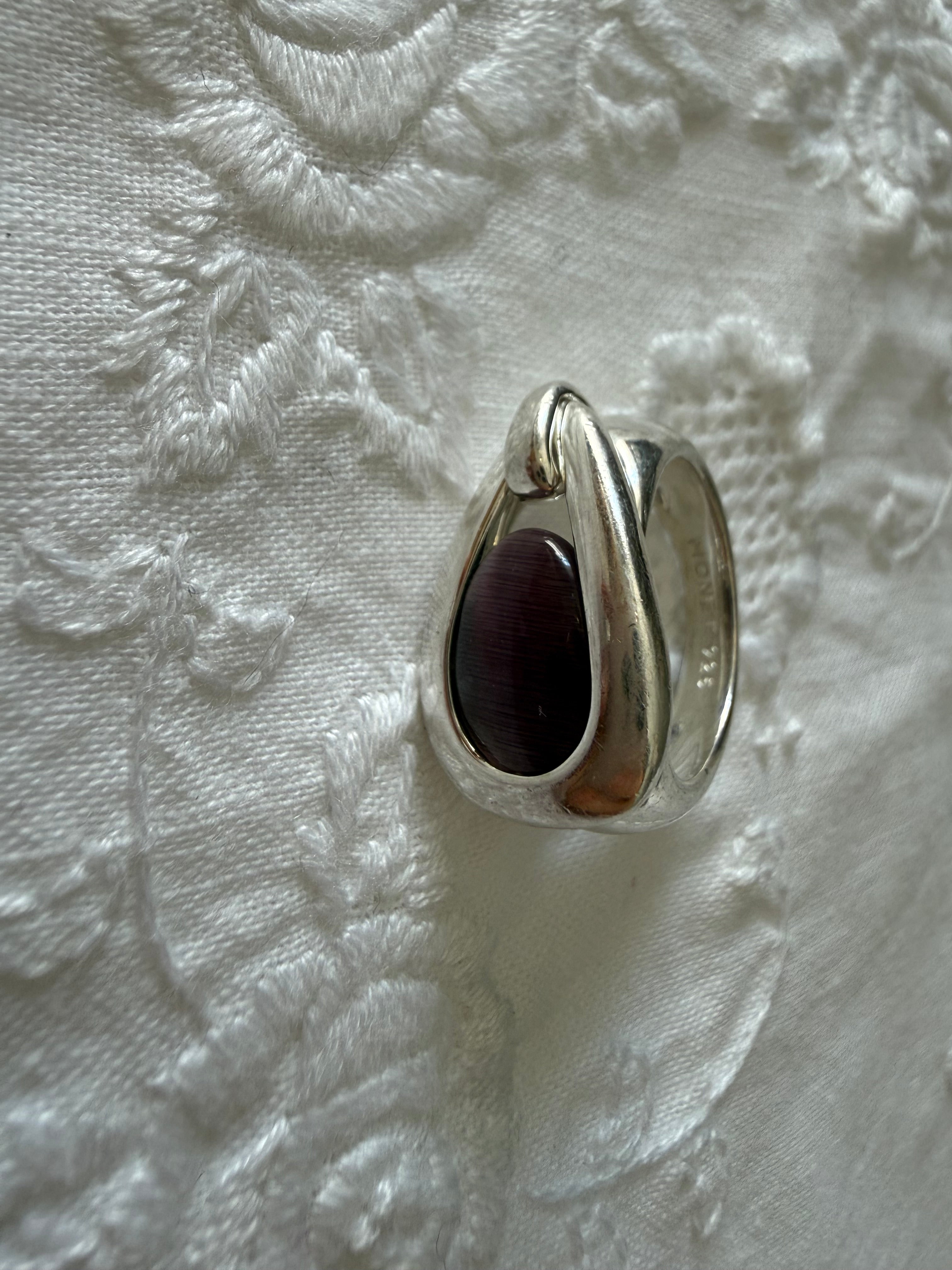 Vintage 925 silver ring with purple stone