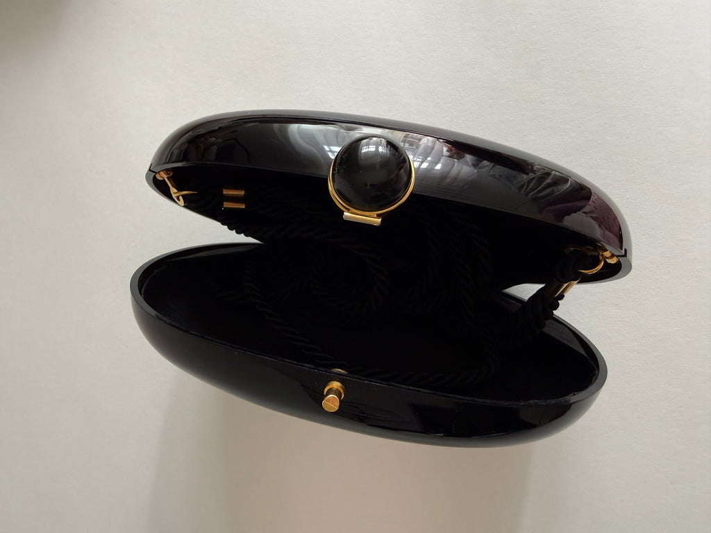 Vintage V black clutch