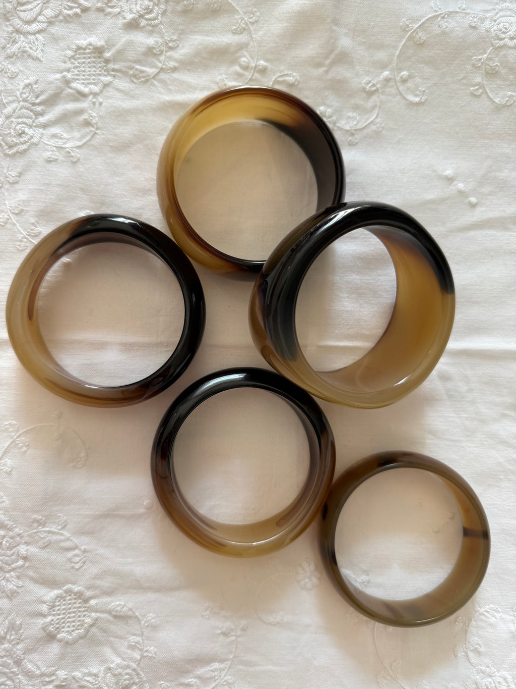 Vintage brown black gradient plastic bracelets