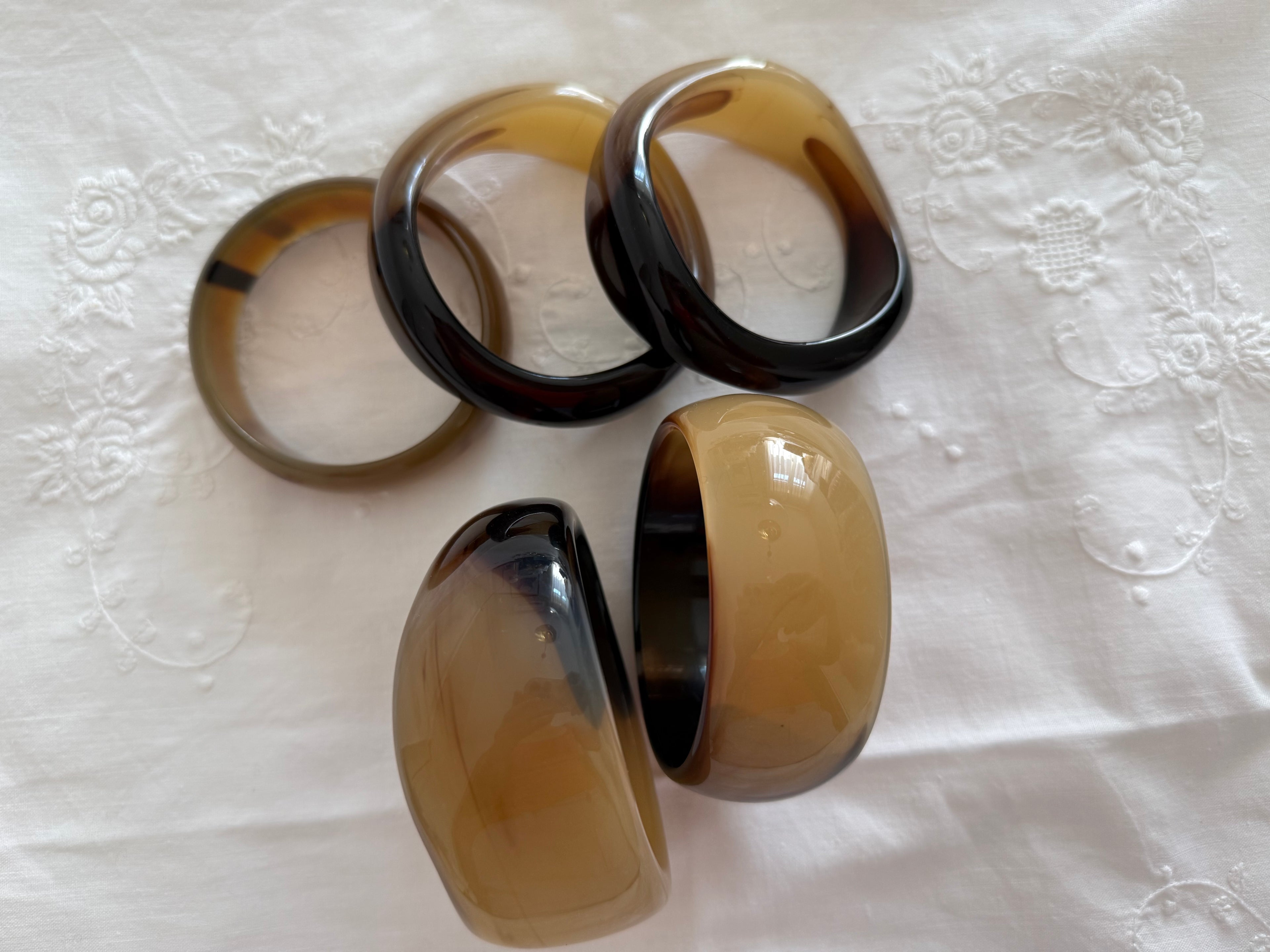 Vintage brown black gradient plastic bracelets