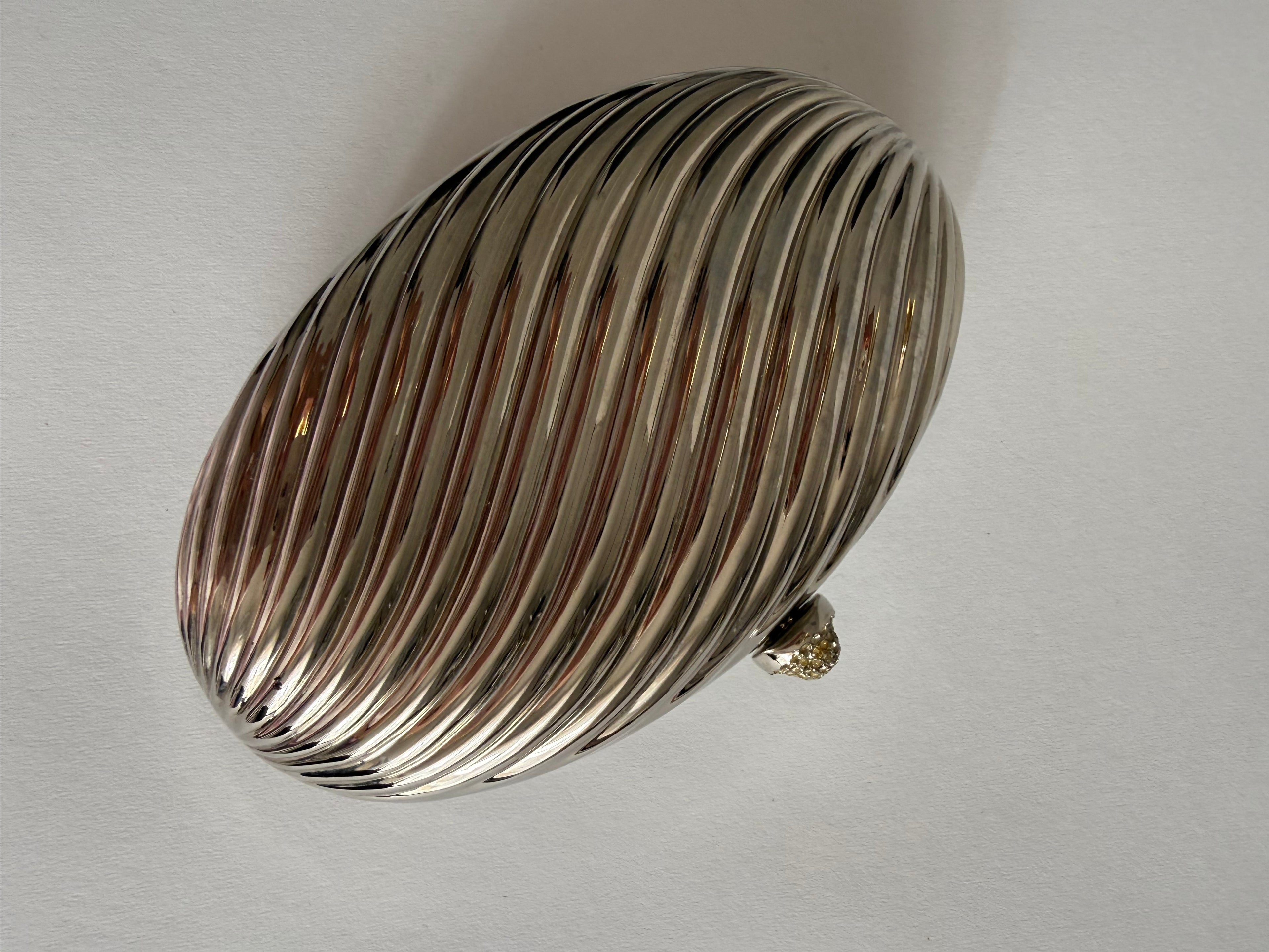 Rare silver egg clutch 70s