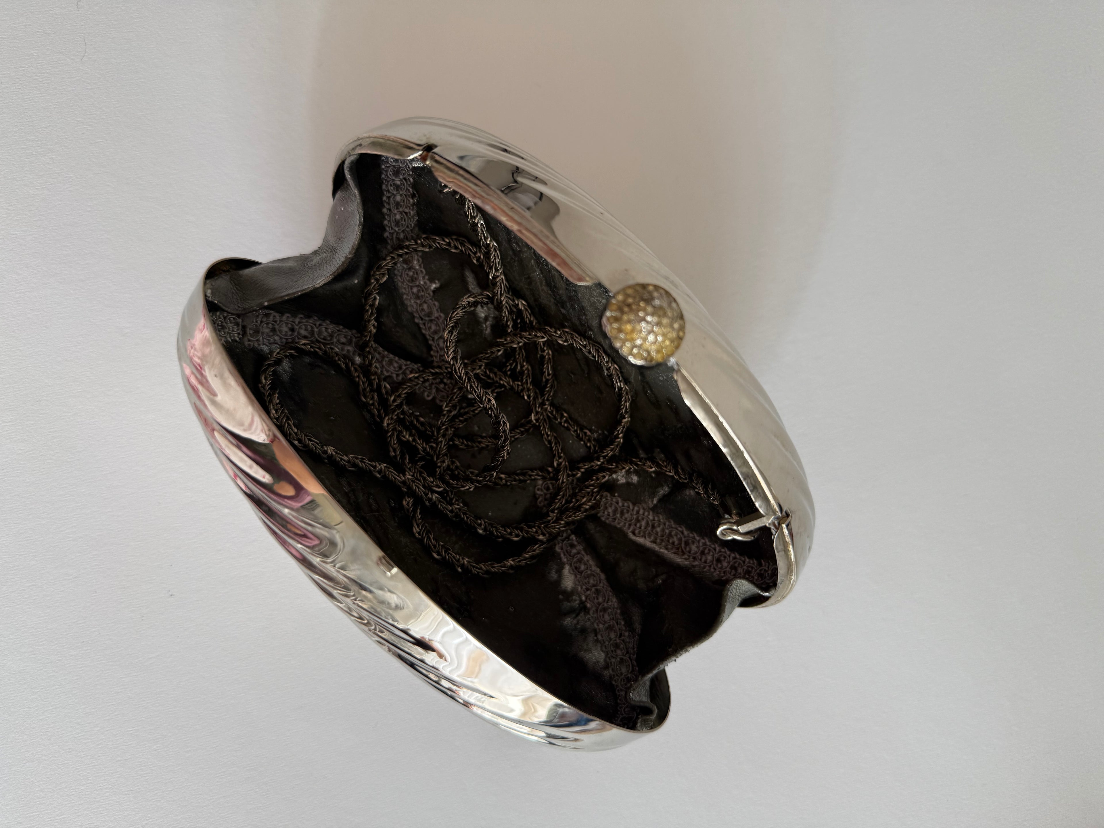 Rare silver egg clutch 70s