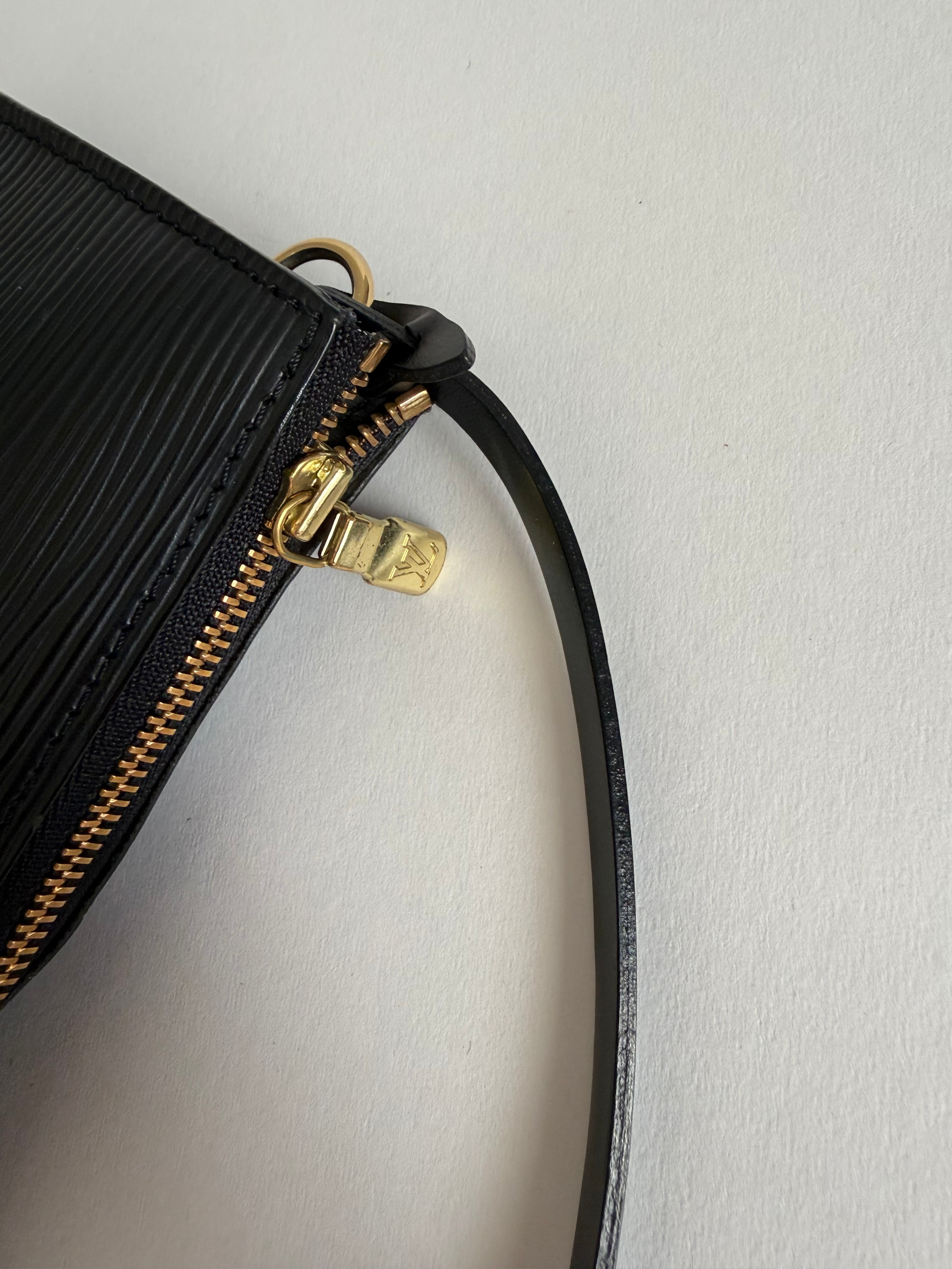 Louis Vuitton Epi pochette black