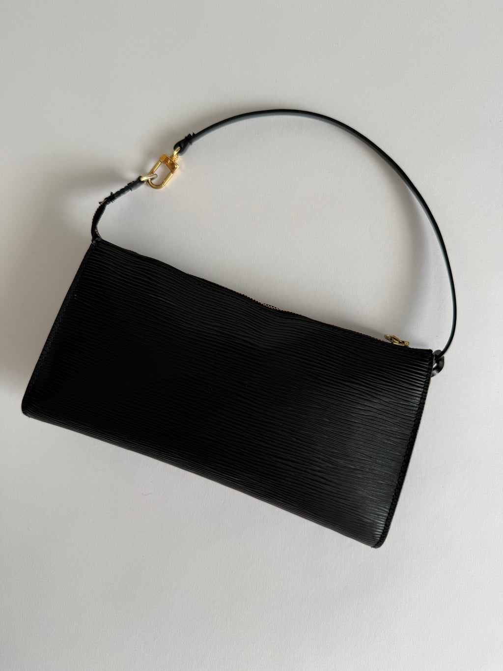 Louis Vuitton Epi pochette black