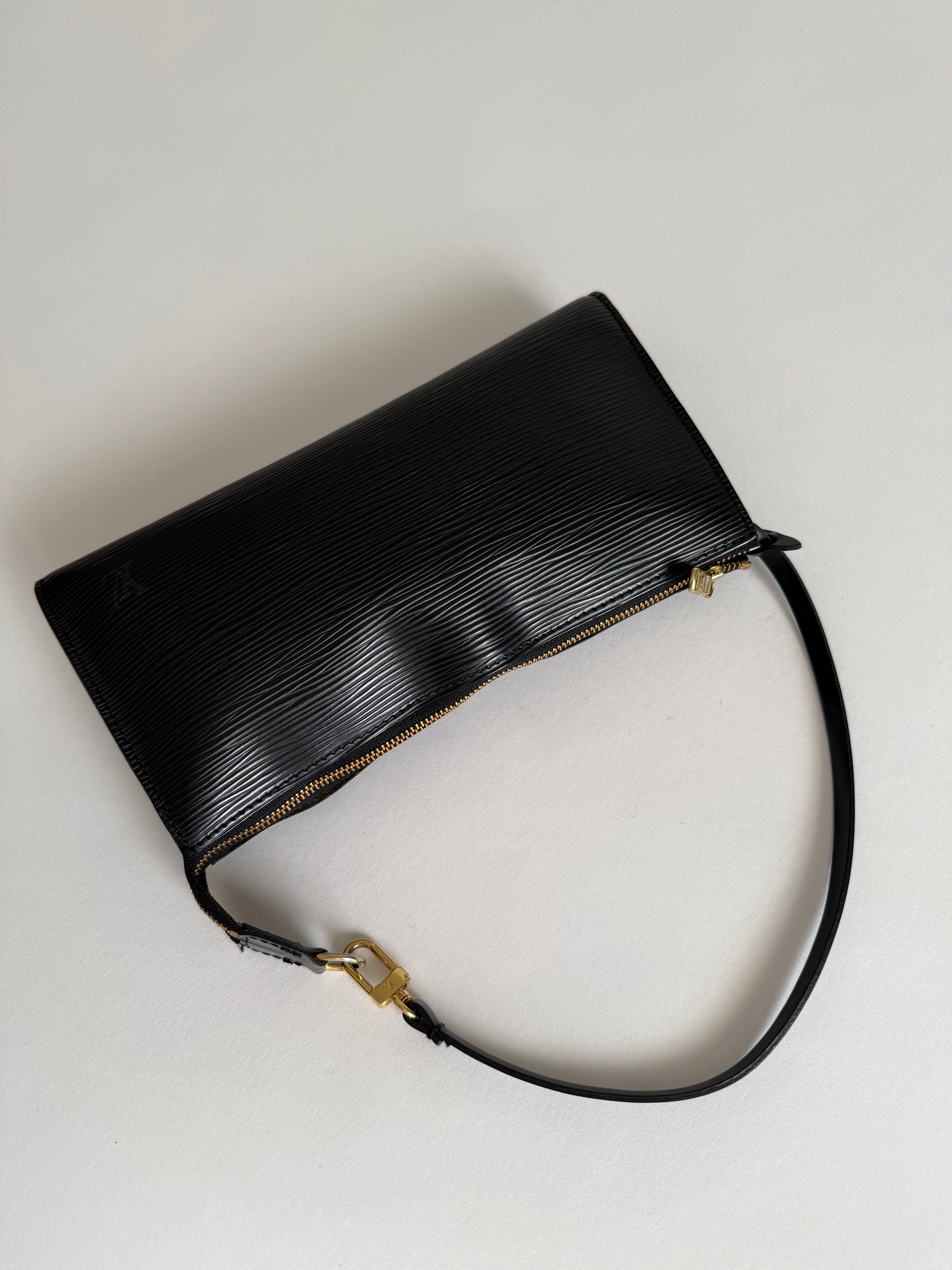 Louis Vuitton Epi pochette black