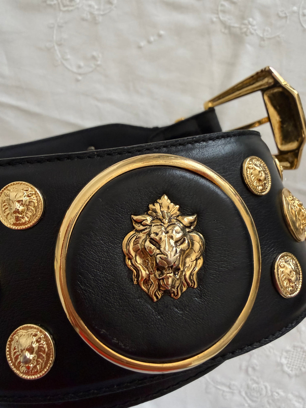 Wide belt gold metal lion heads 90s